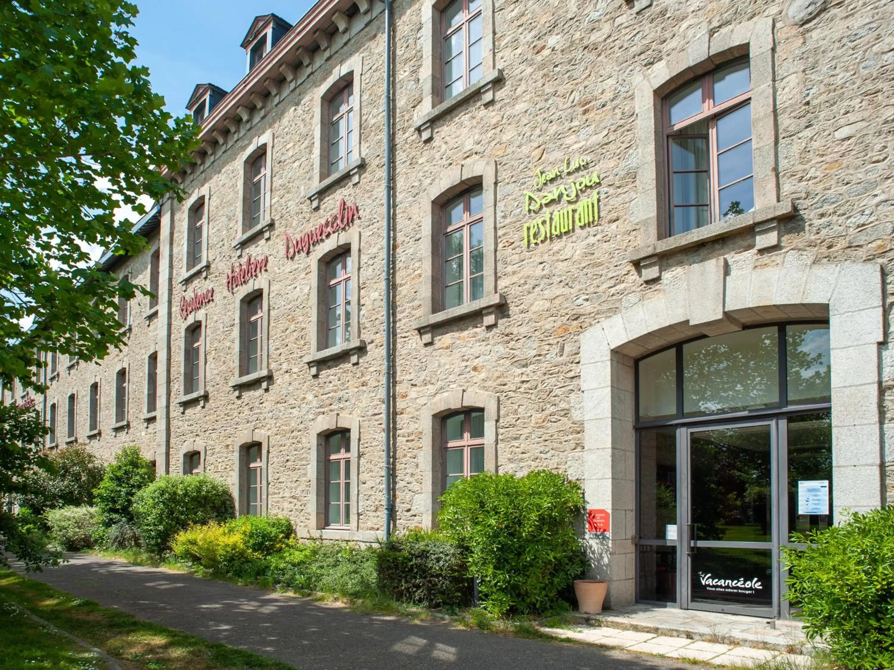 Property Building in Vacancéole - Le Duguesclin