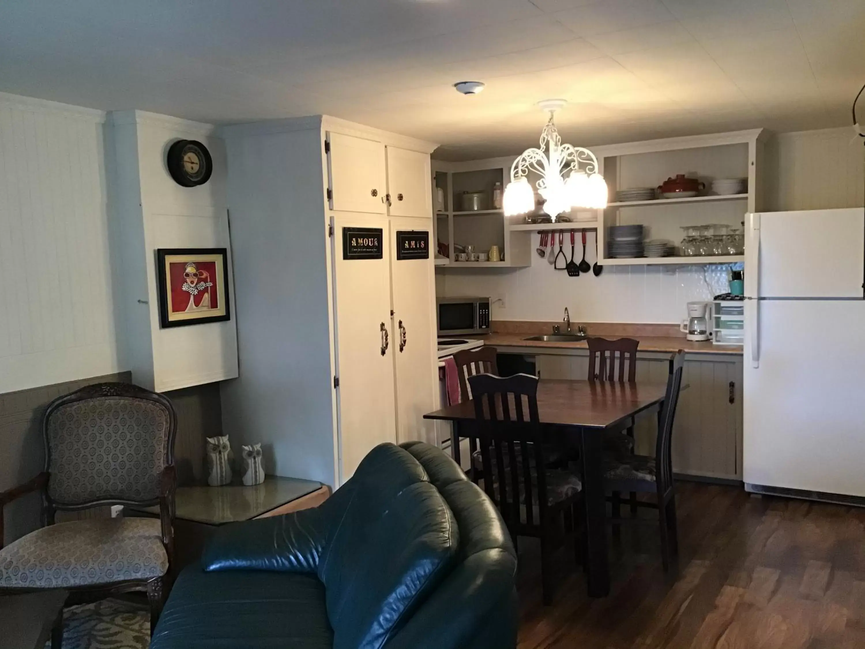 Kitchen or kitchenette, Seating Area in Petit Hôtel Amara