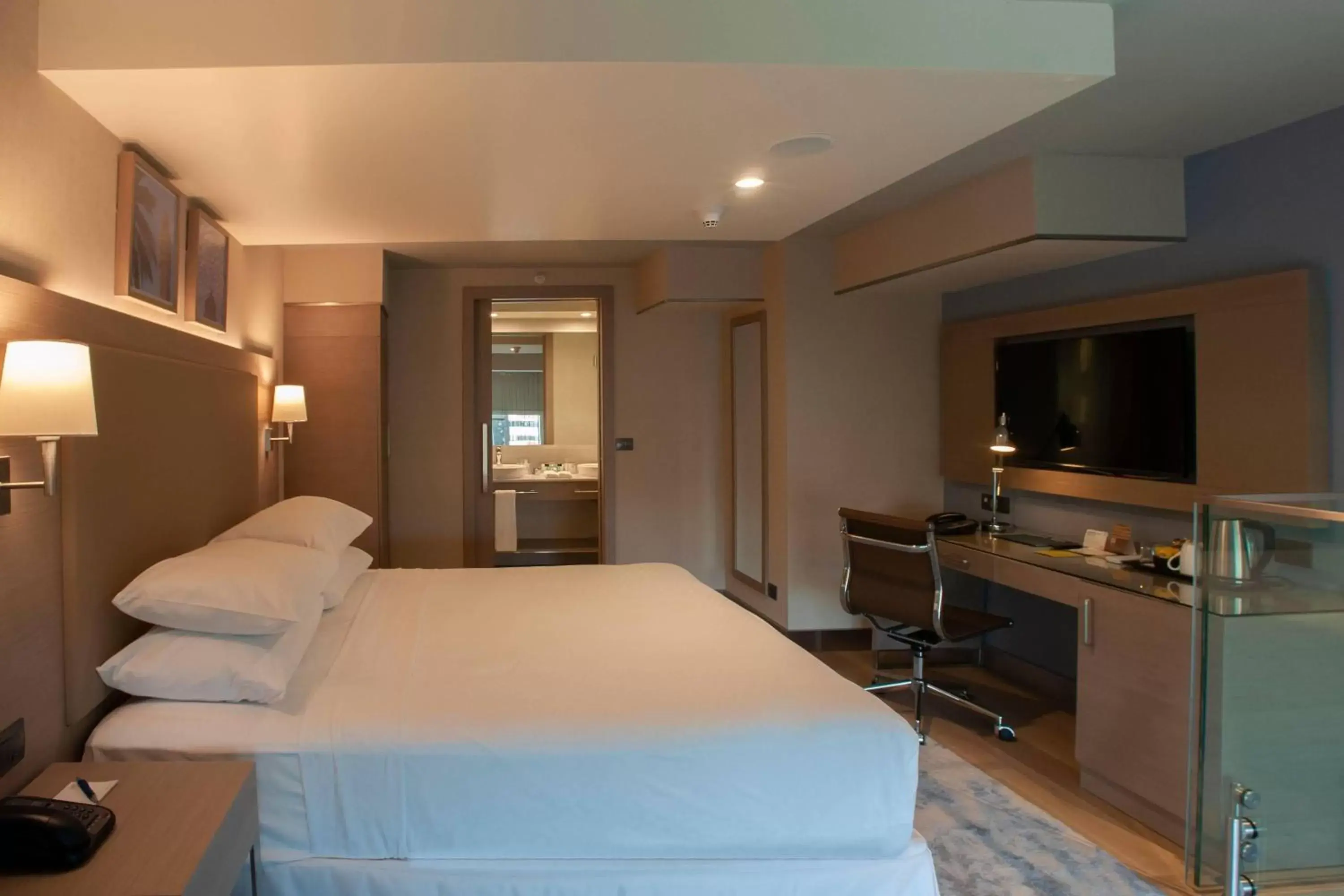 Bedroom, Bed in Four Points by Sheraton Izmir