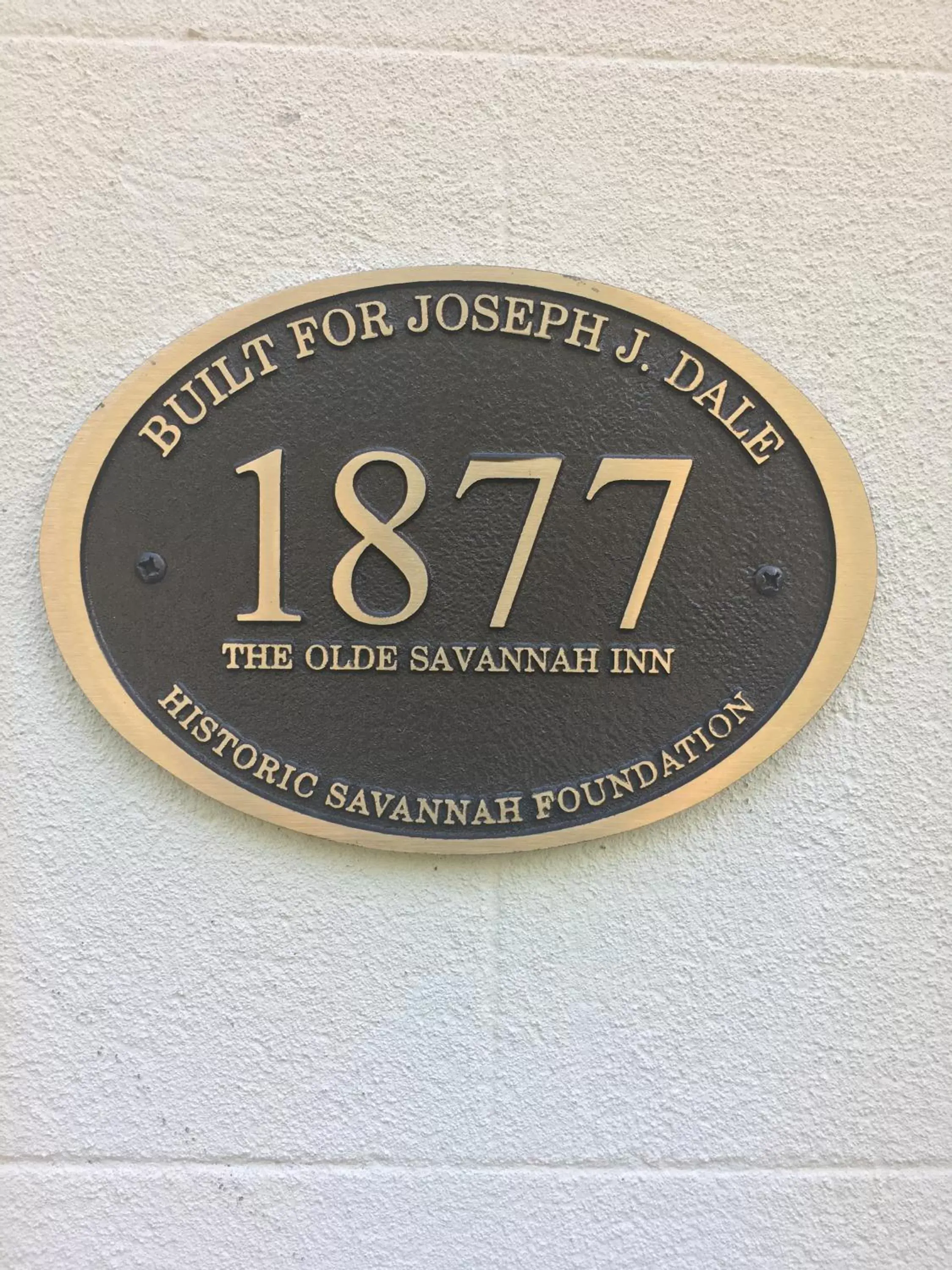 Logo/Certificate/Sign in Justine Inn Savannah