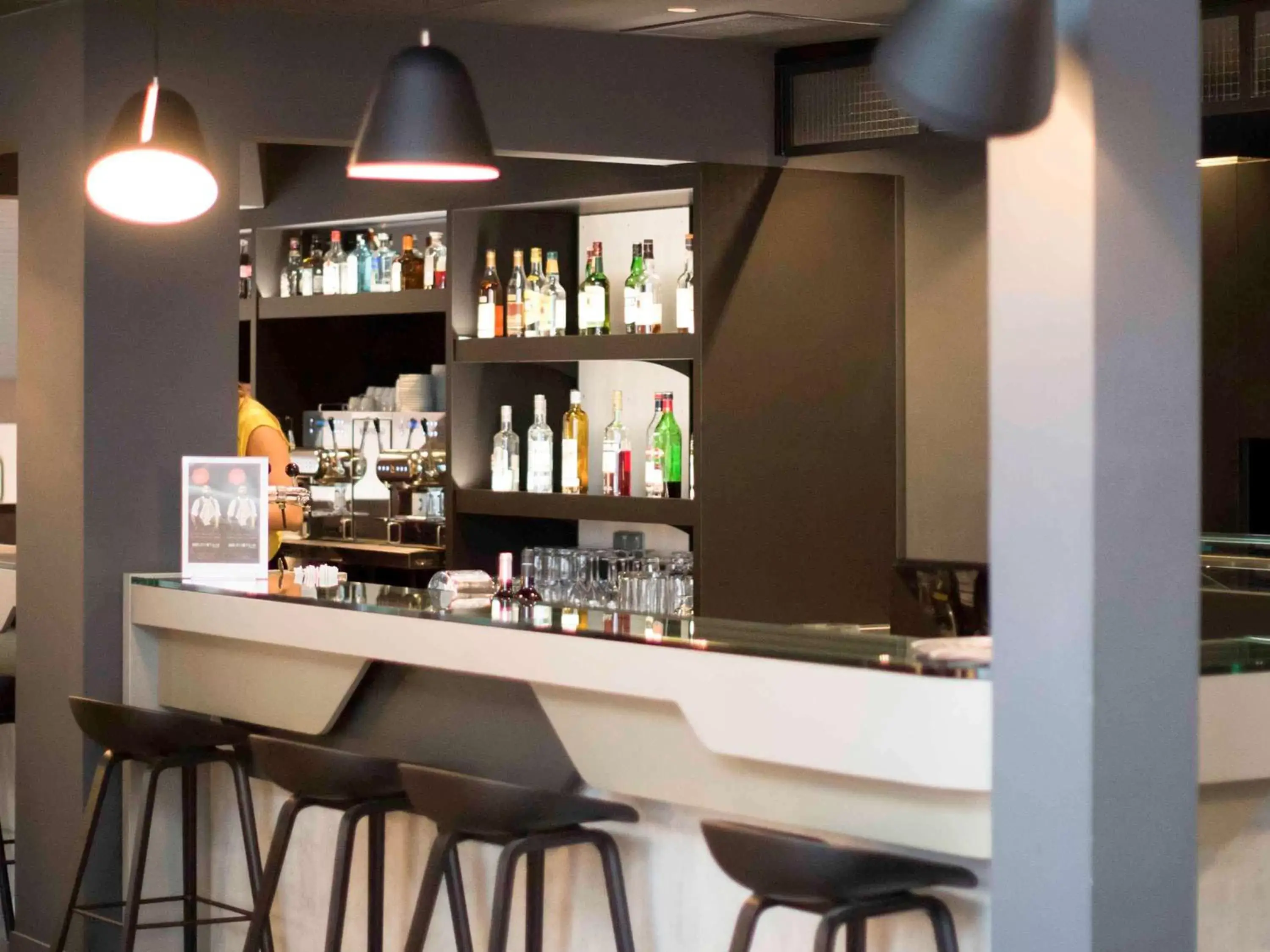 Lounge or bar in Novotel Lille Aéroport