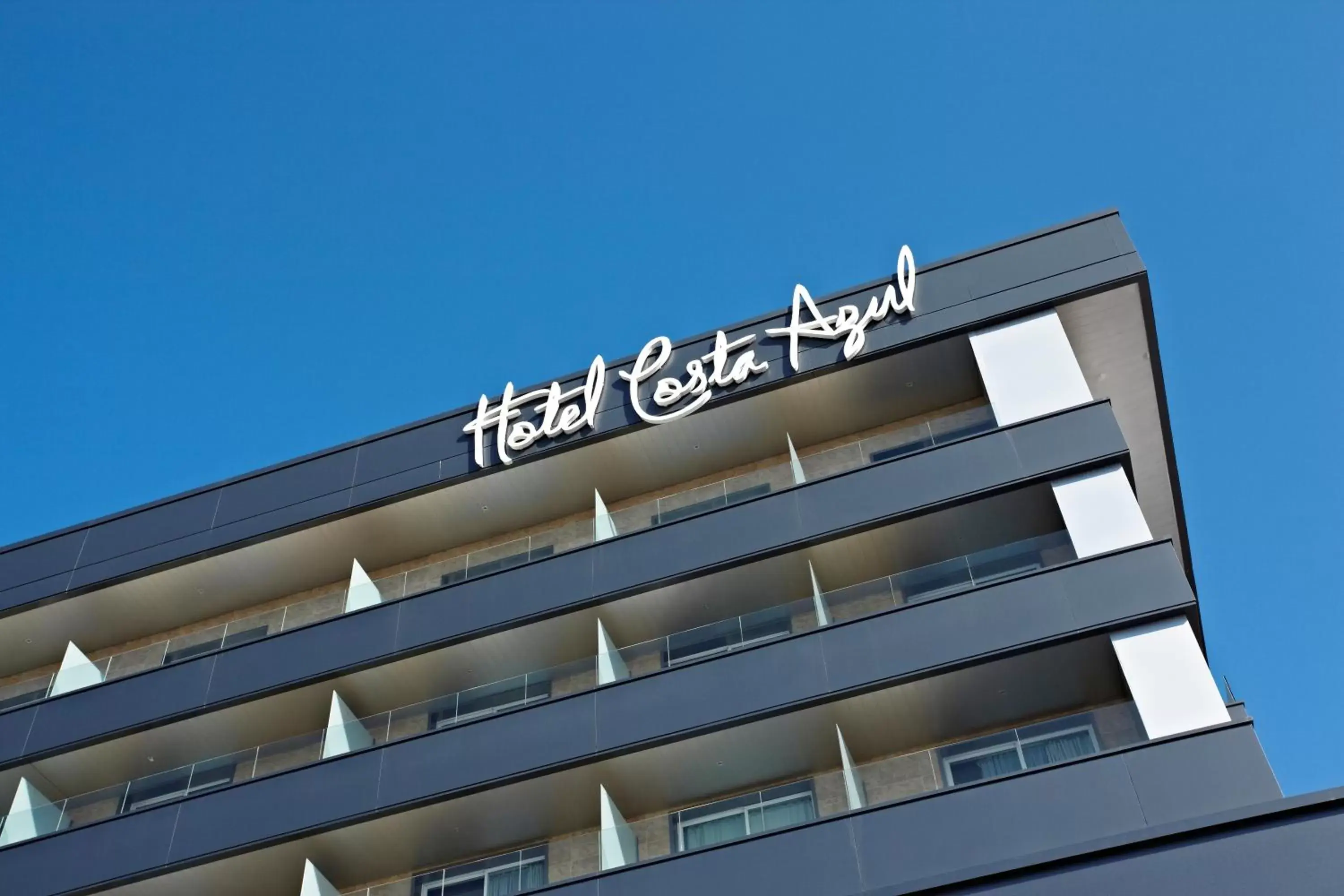 Facade/entrance, Property Building in Hotel Costa Azul