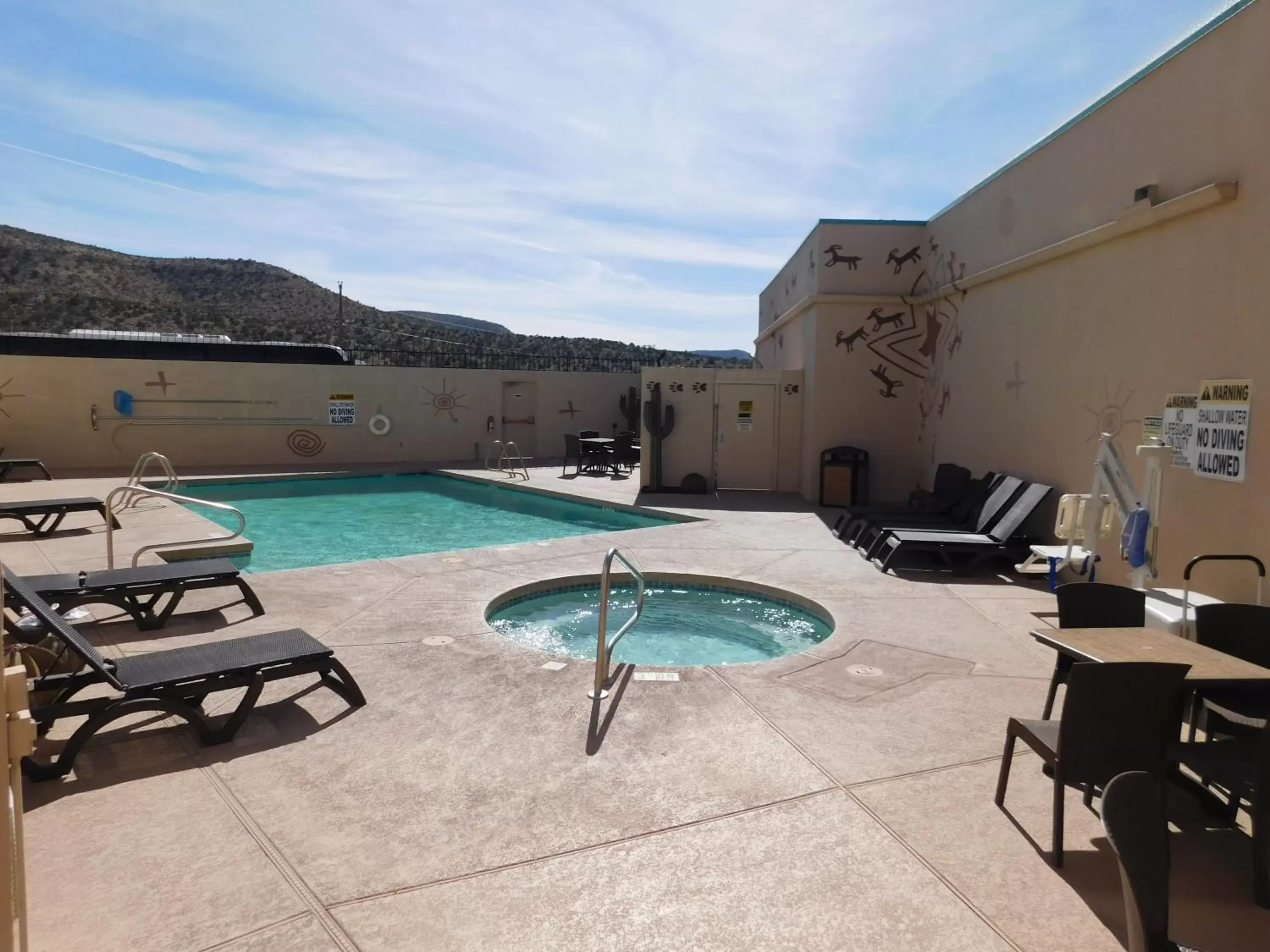 Day, Swimming Pool in Hualapai Lodge