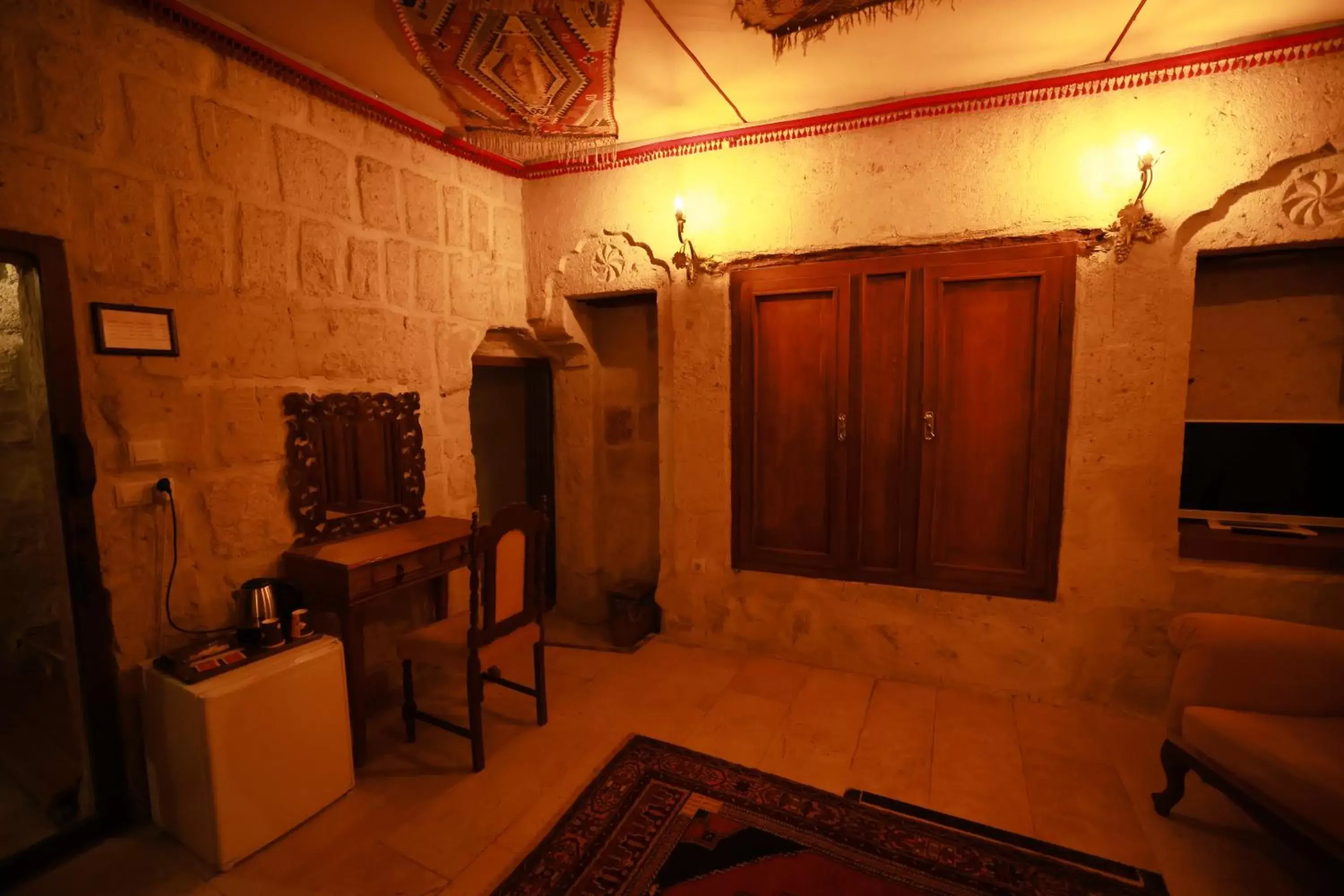 wardrobe, Seating Area in Cappadocia Nar Cave House & Hot Swimming Pool