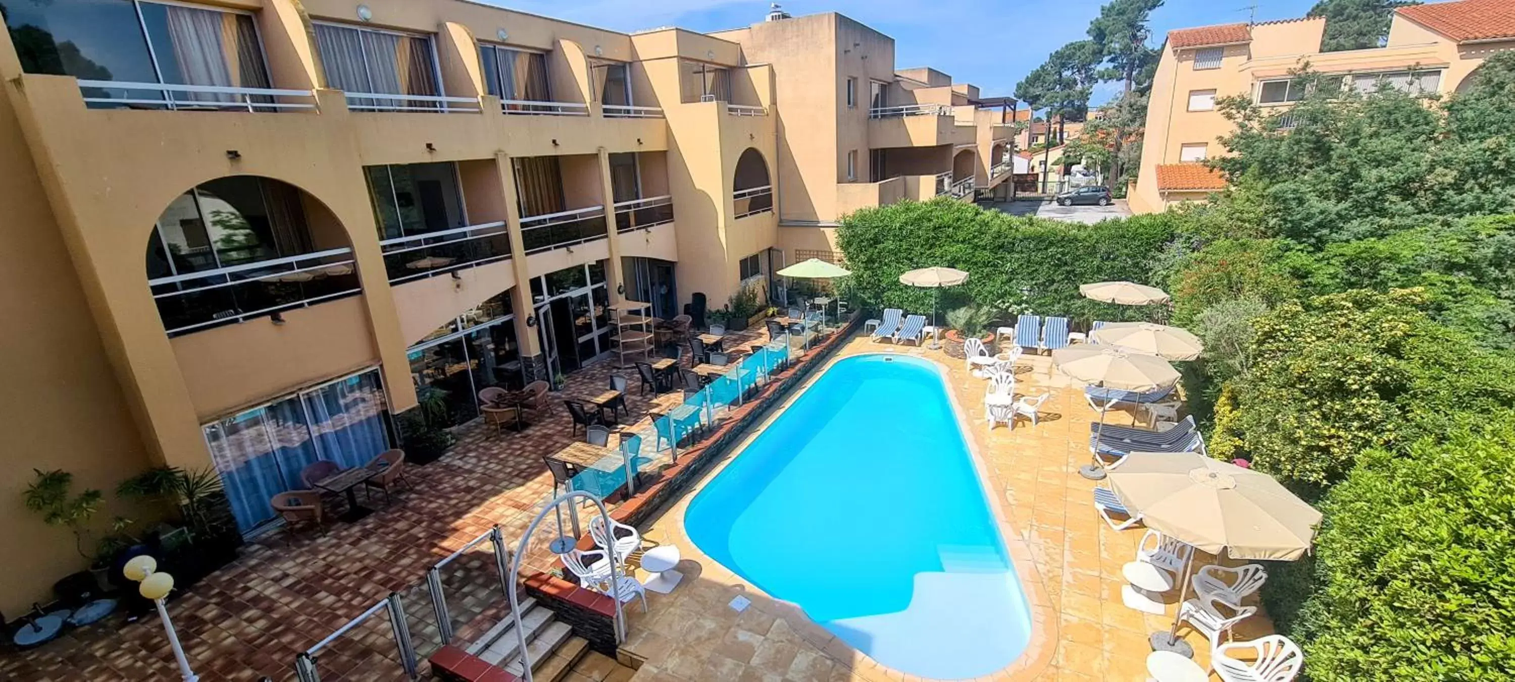 Balcony/Terrace, Pool View in Hôtel Le Maritime