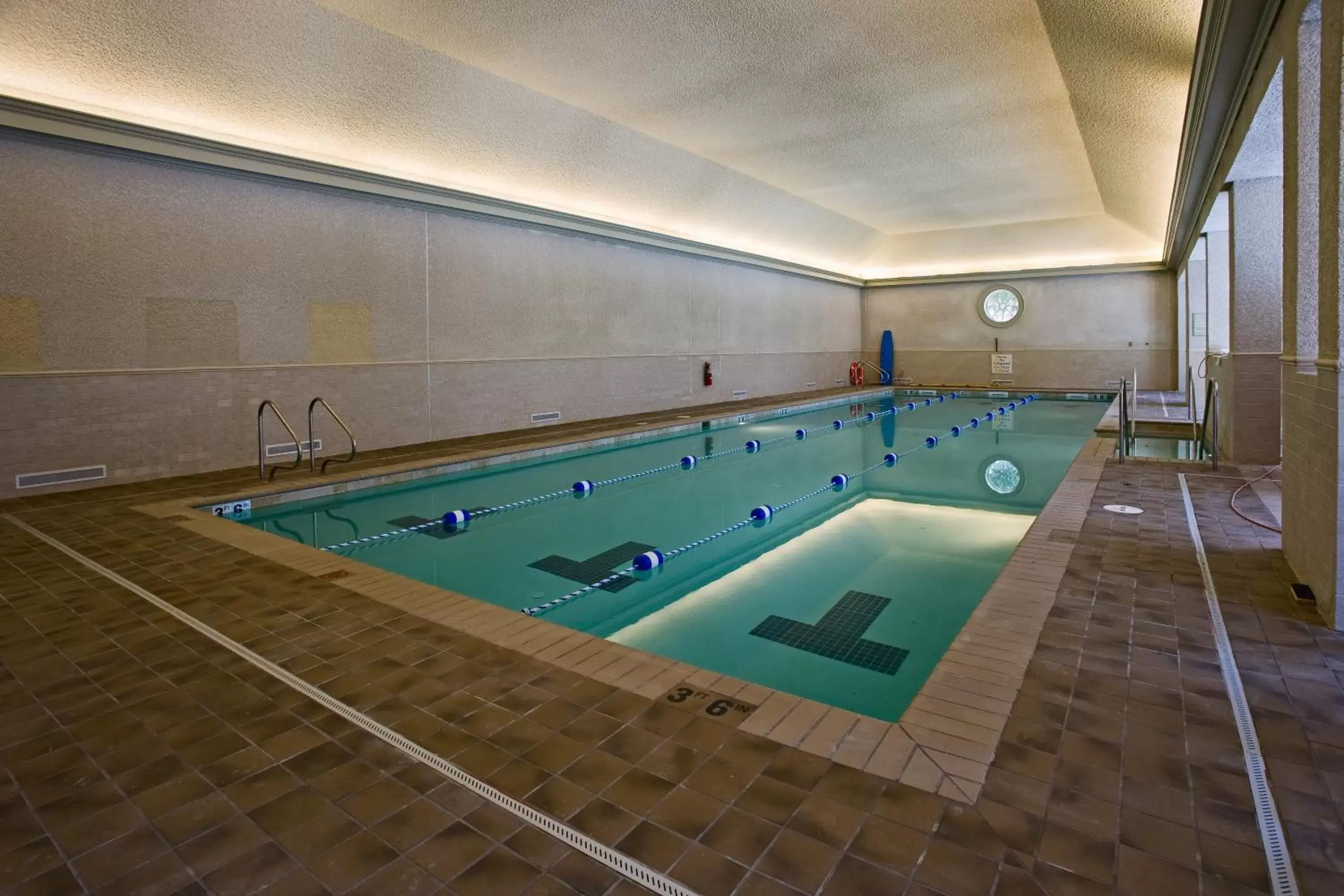 Swimming pool in Griffin Hotel