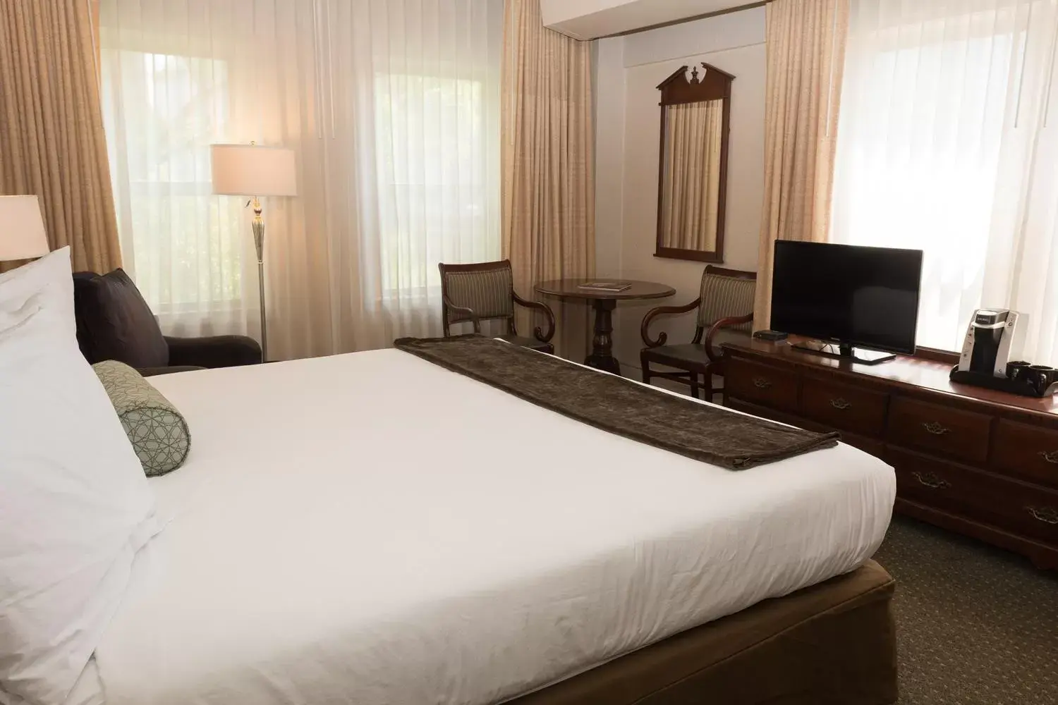 Junior Suite with King Bed in The Inn at Virginia Mason Junior Suite with King Bed in The Inn at Virginia Mason