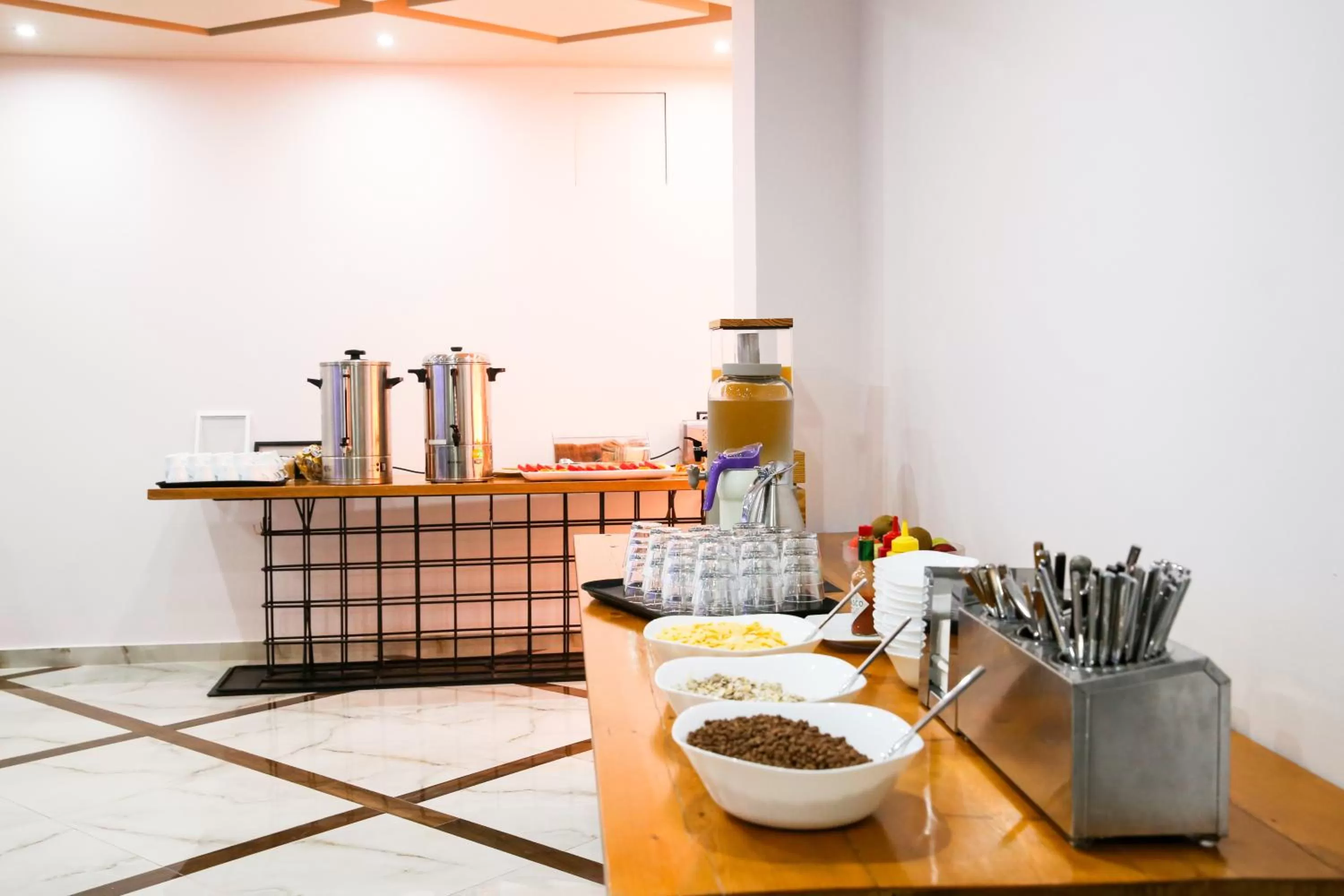 Restaurant/places to eat in Athens Starlight Hotel