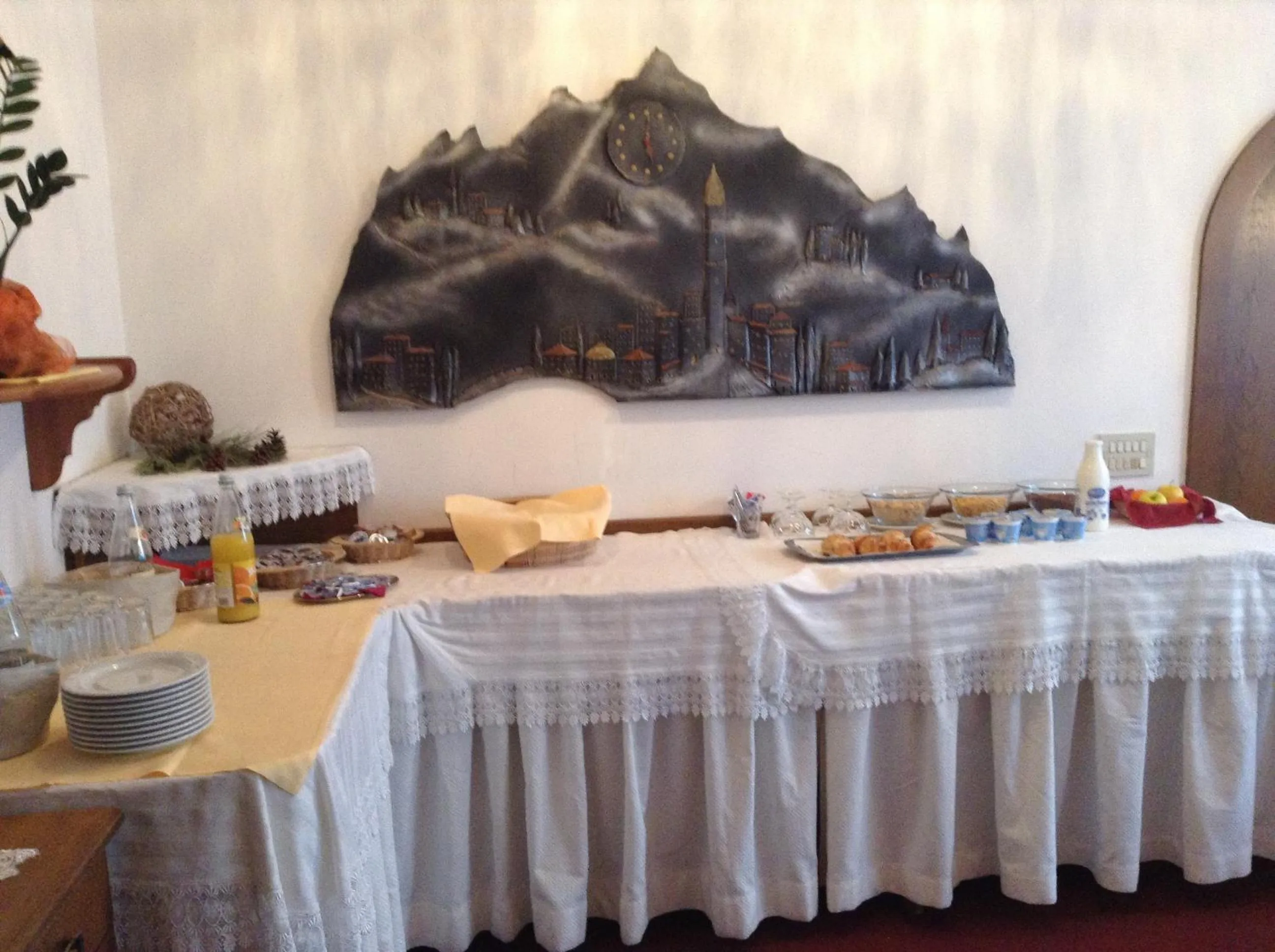 Buffet breakfast in Hotel Daniela