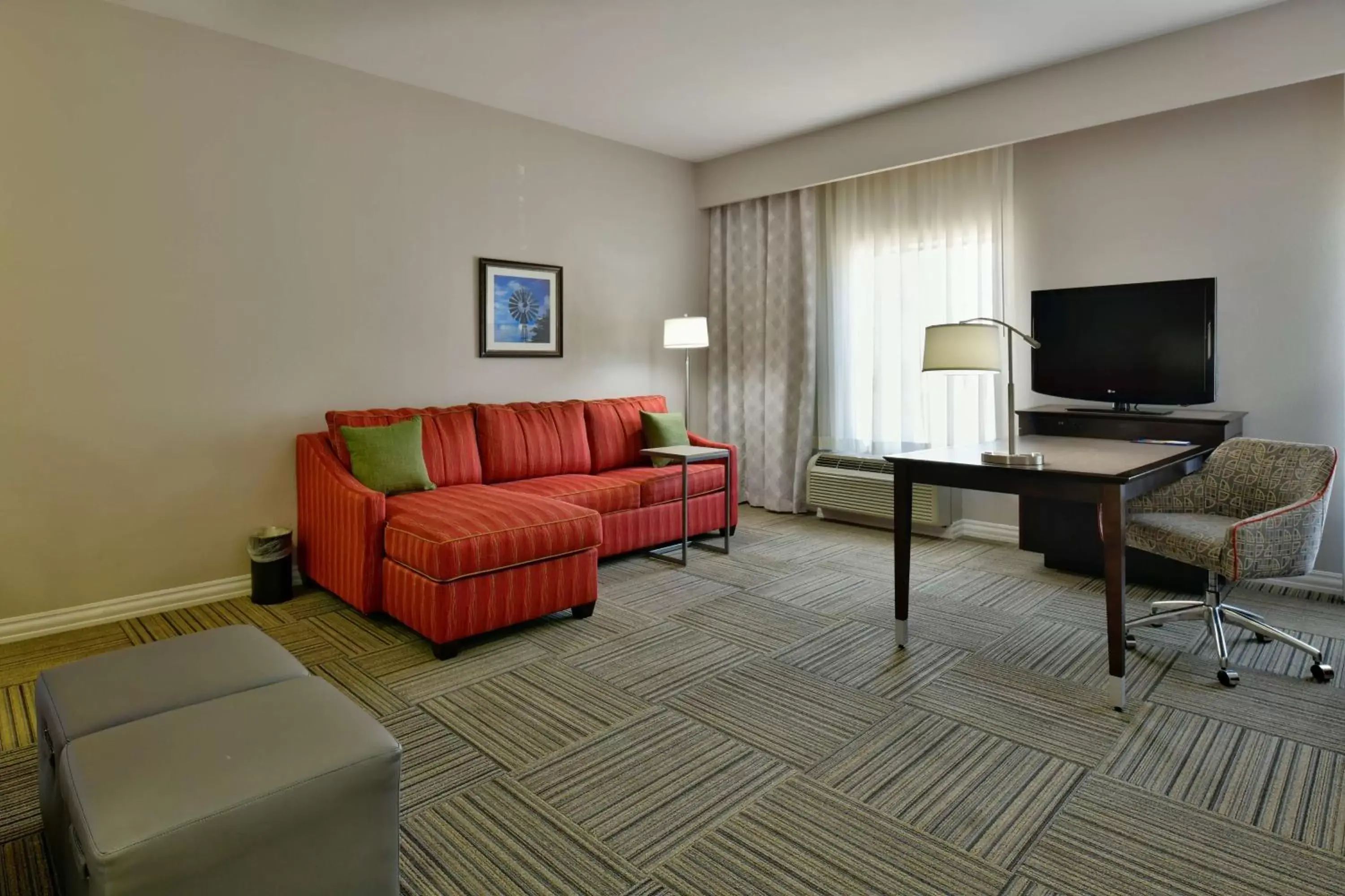 Bedroom, Seating Area in Hampton Inn & Suites Fredericksburg