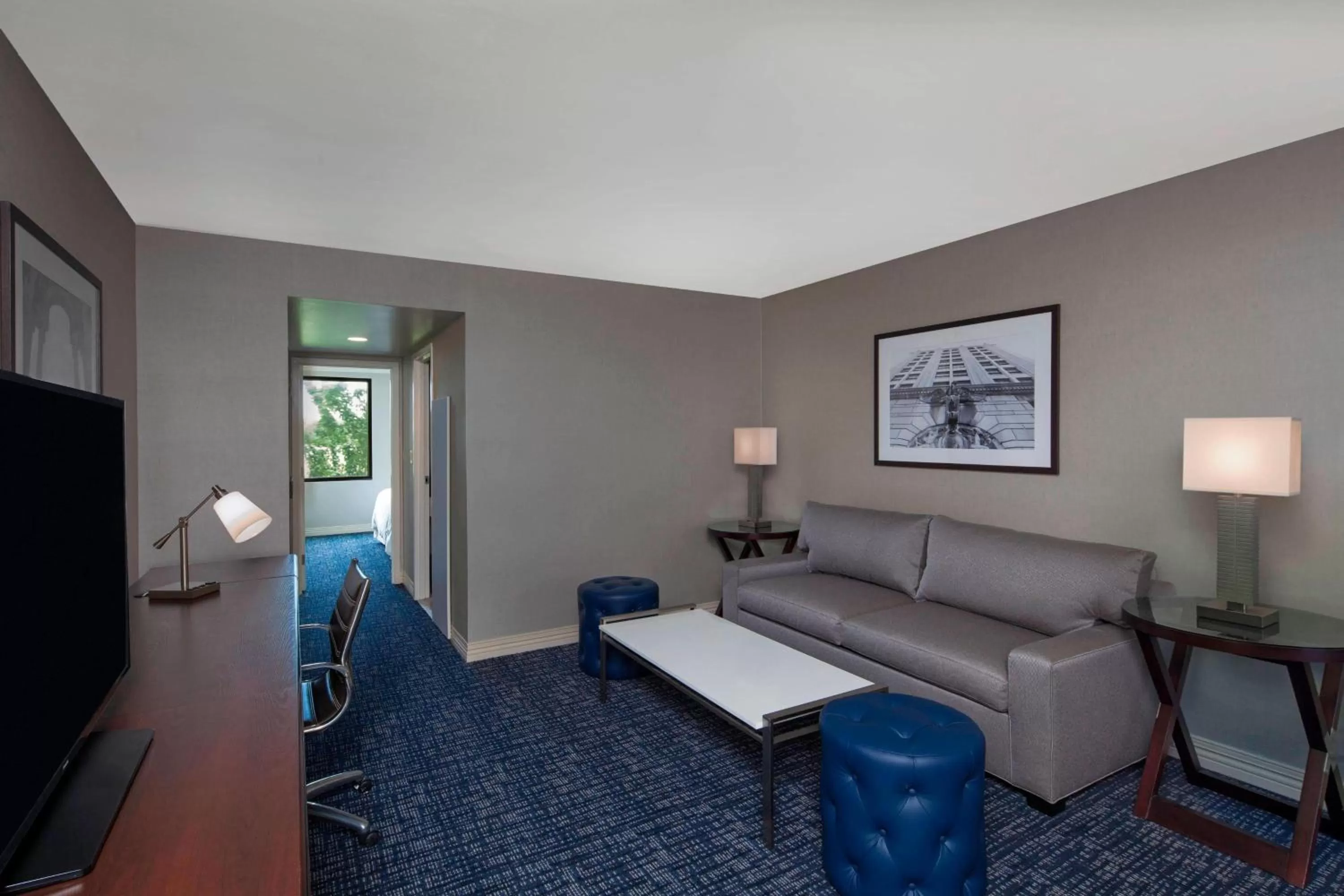 Photo of the whole room in Sheraton Suites Philadelphia Airport