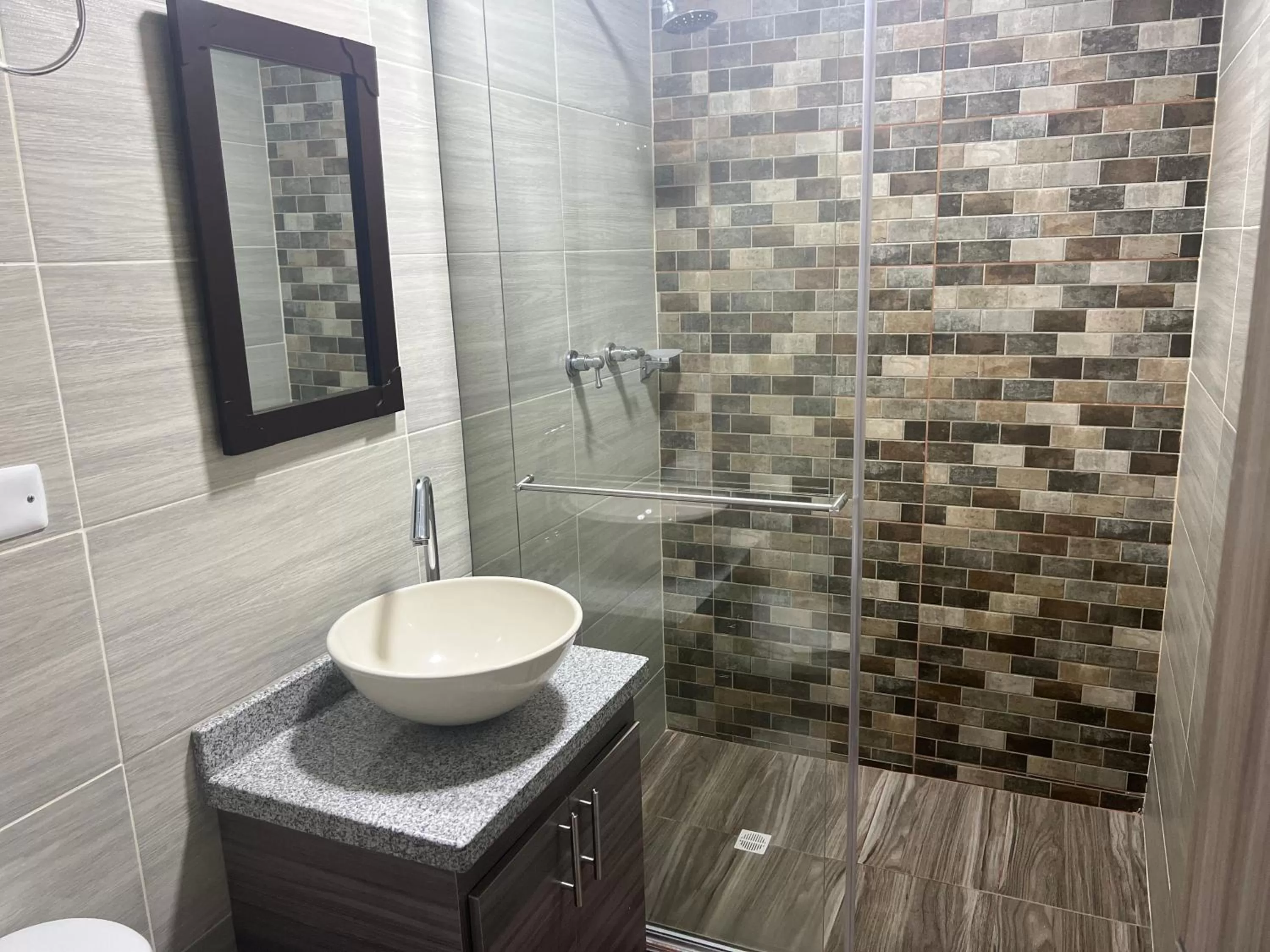 Bathroom in La Forêt de Café Hotel