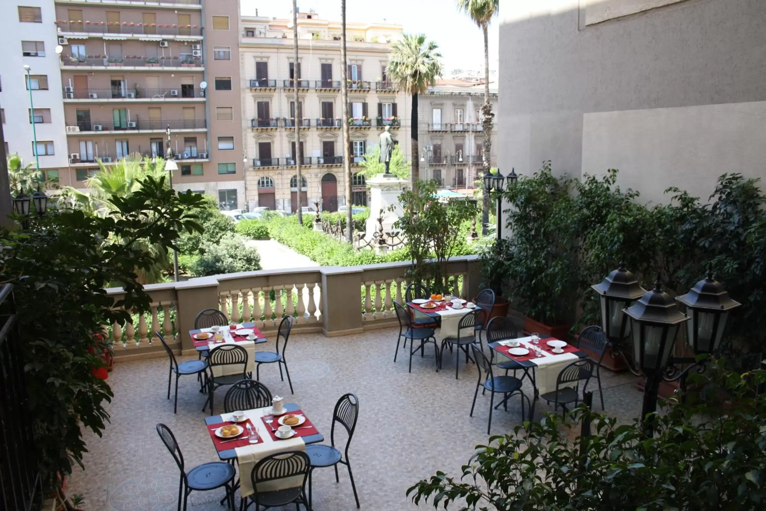View (from property/room), Restaurant/Places to Eat in Hotel Joli