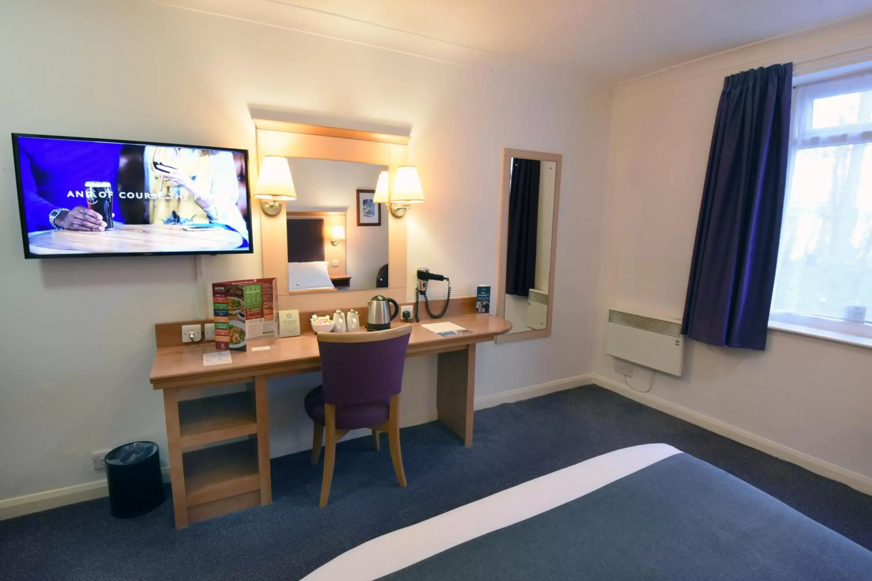 Standard Twin Room in Lea Gate by Greene King Inns Standard Twin Room in Lea Gate by Greene King Inns