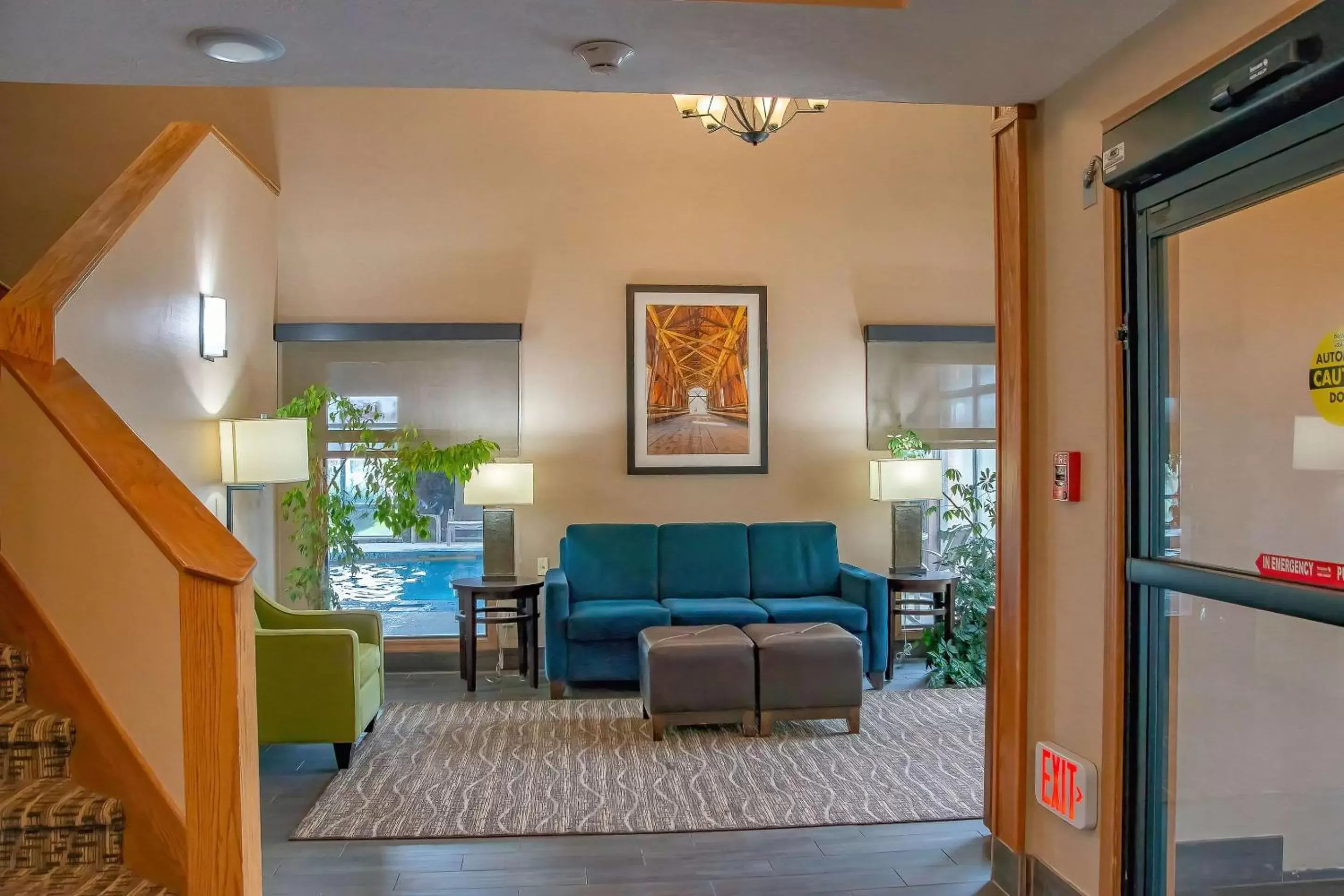 Lobby or reception, Seating Area in Comfort Inn Huntington Near University