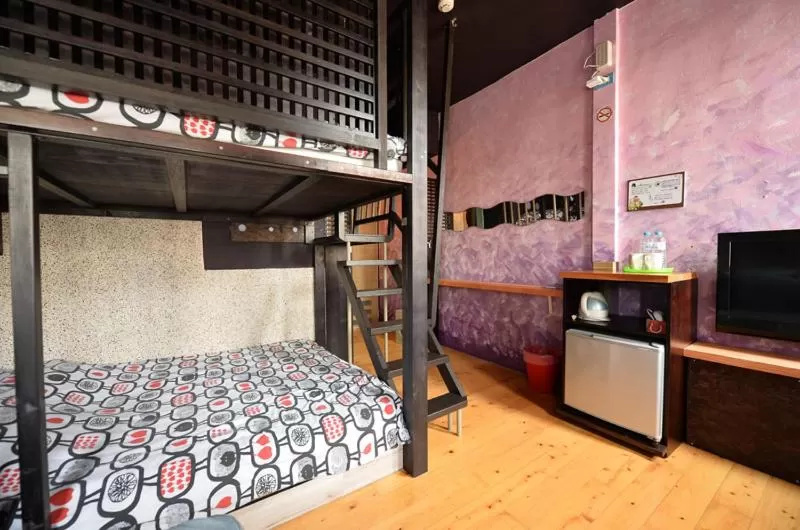 Bed in Sha Feng Lu Dian