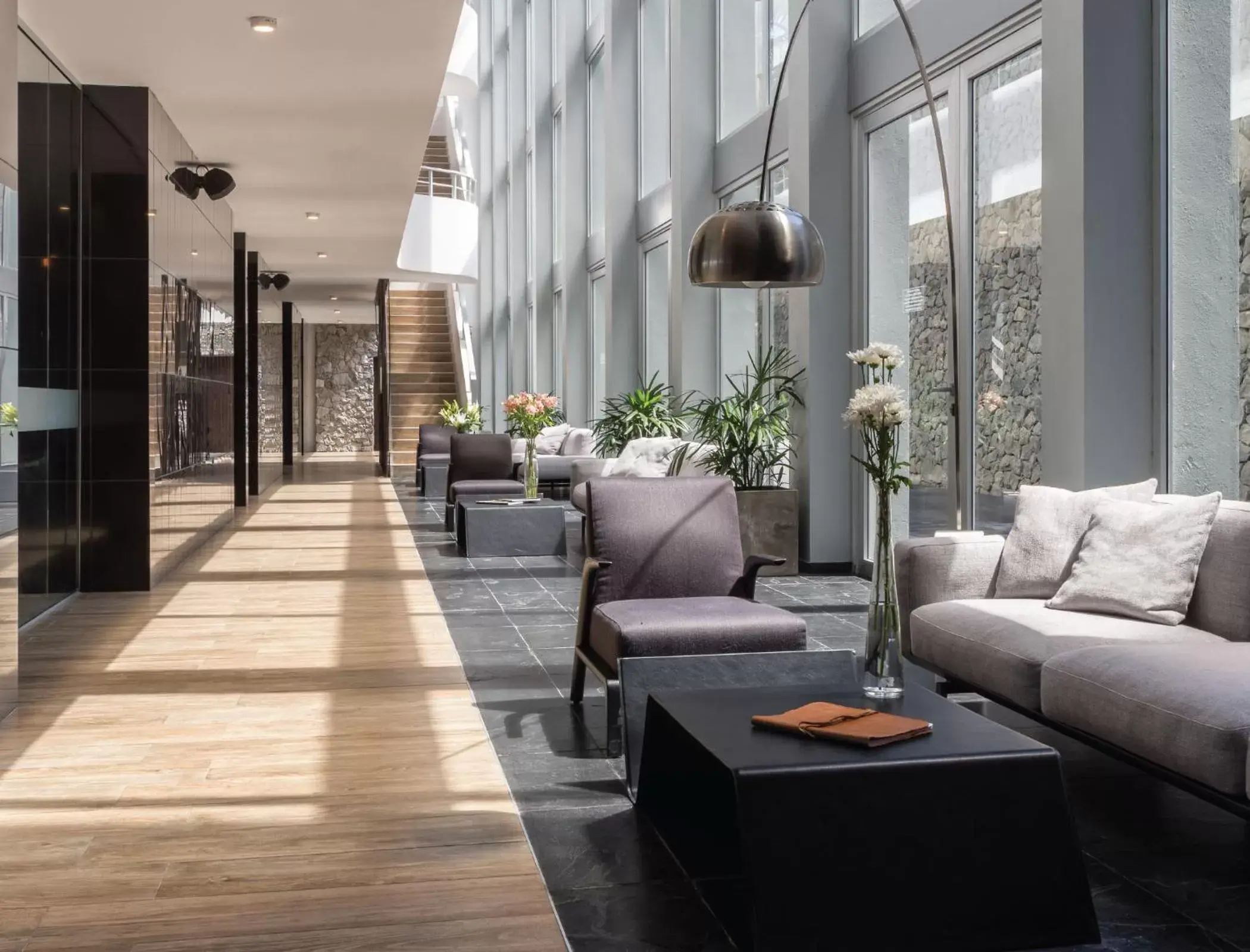 Lounge or bar in Dazzler by Wyndham Colonia Lounge or bar in Dazzler by Wyndham Colonia