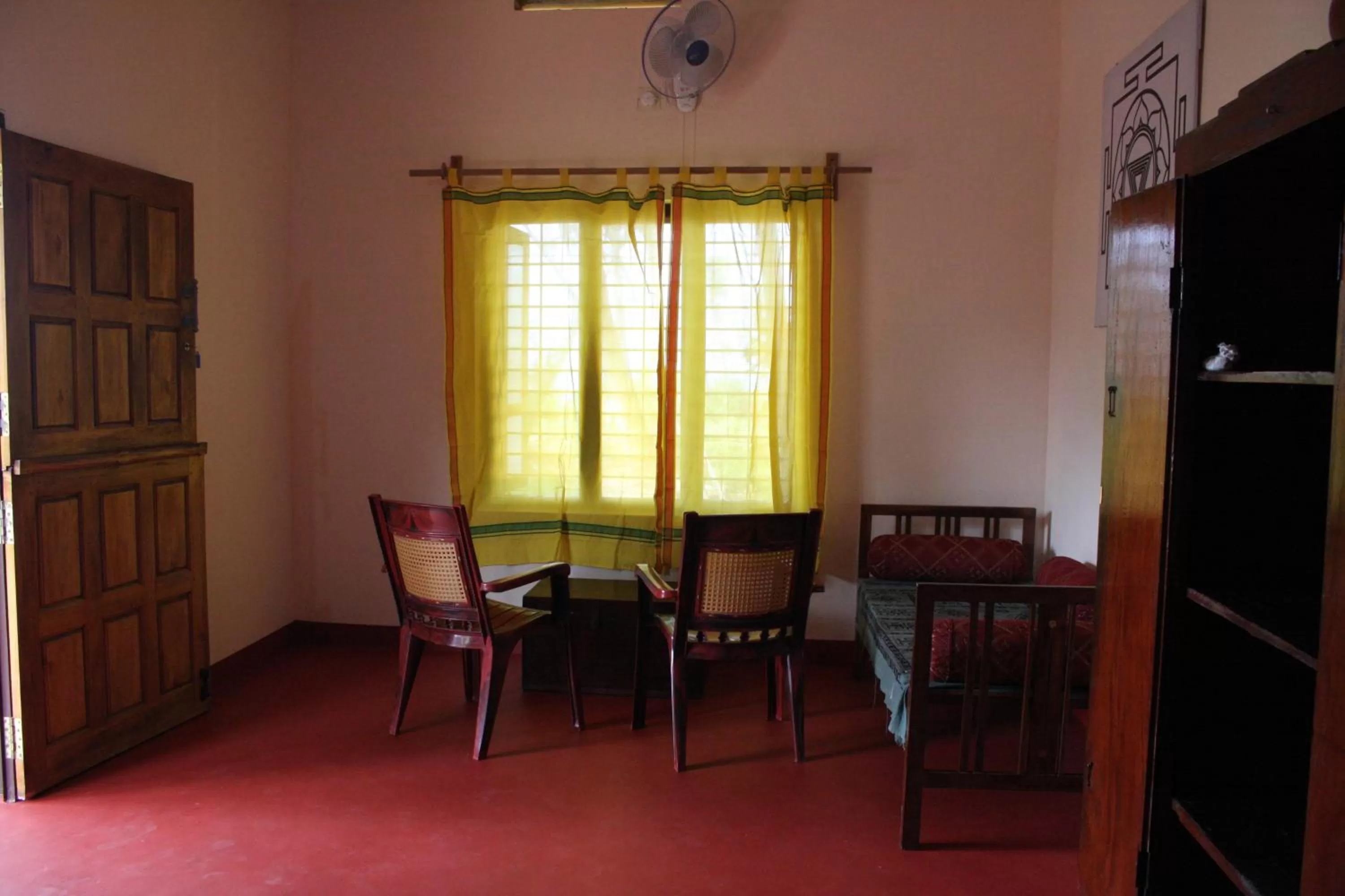 Photo of the whole room in Sukriti beach Resort