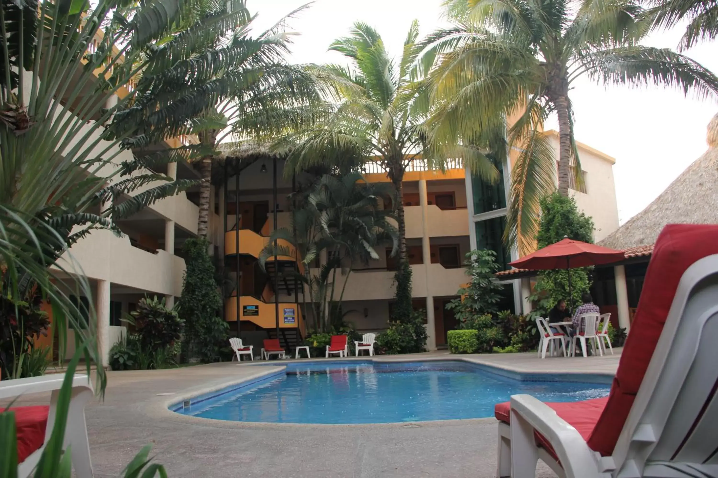 Swimming Pool in Hotel Palapa Palace Inn