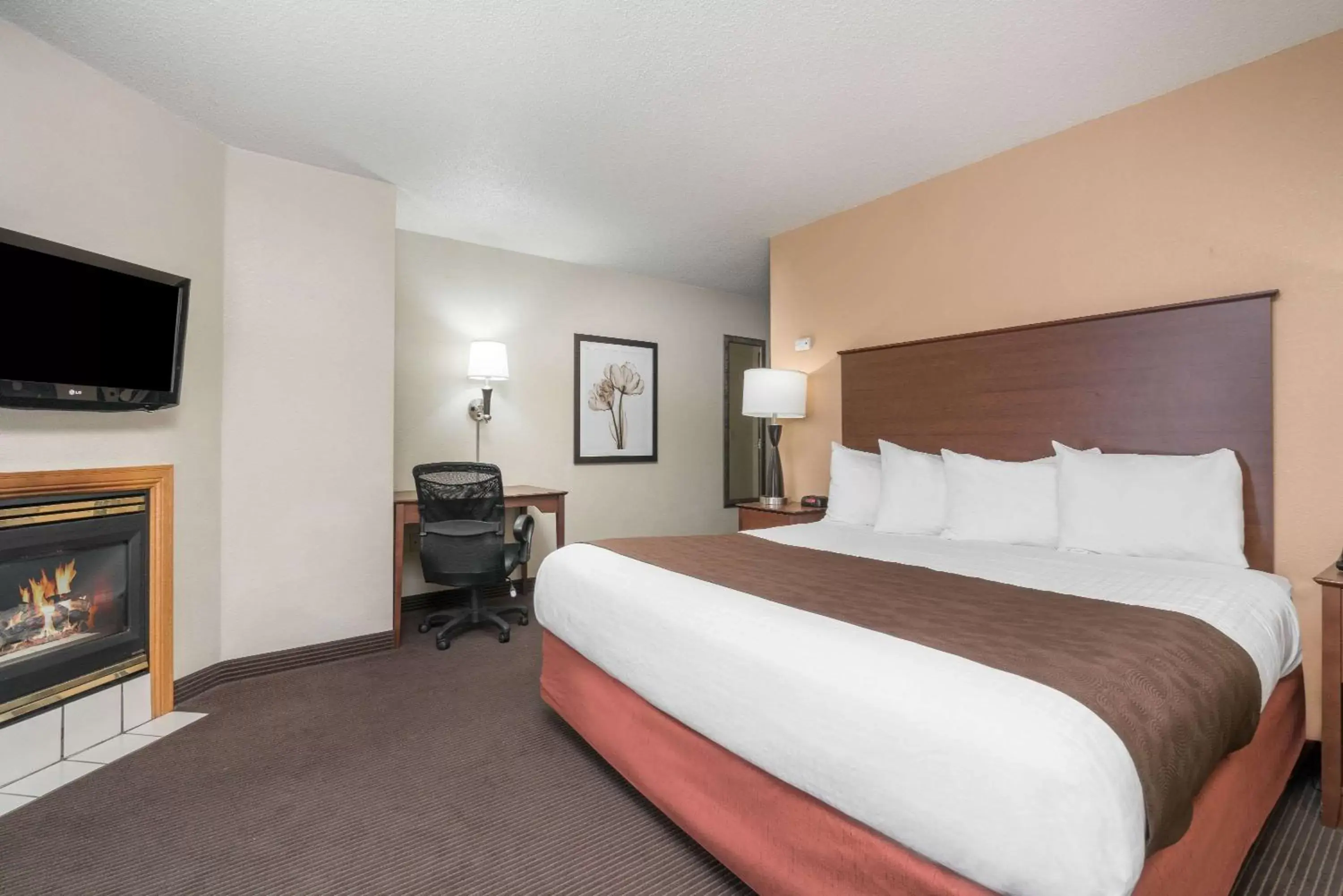 Photo of the whole room, Bed in AmericInn by Wyndham Bismarck
