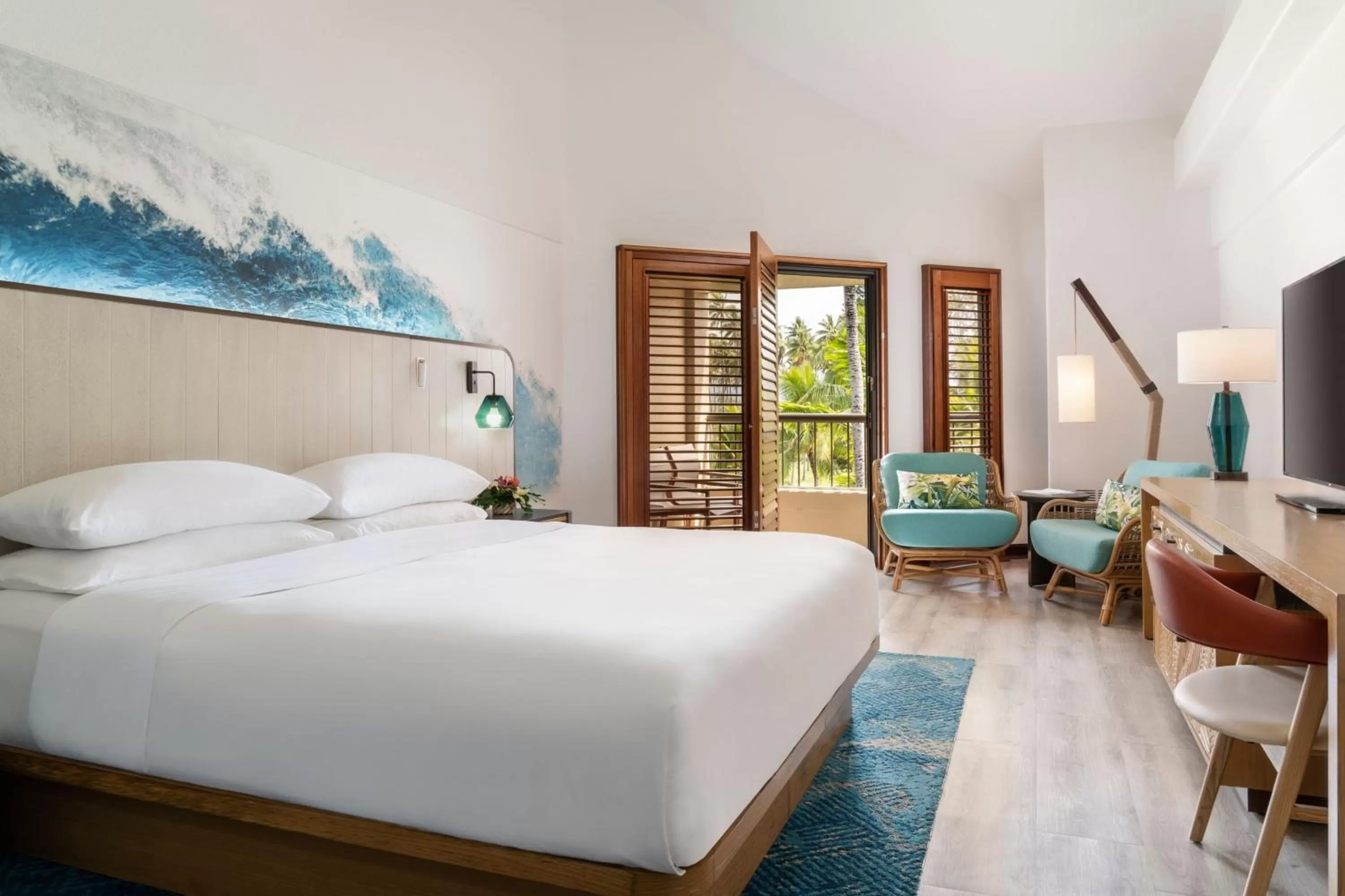 Photo of the whole room, Bed in Sheraton Kauai Coconut Beach Resort