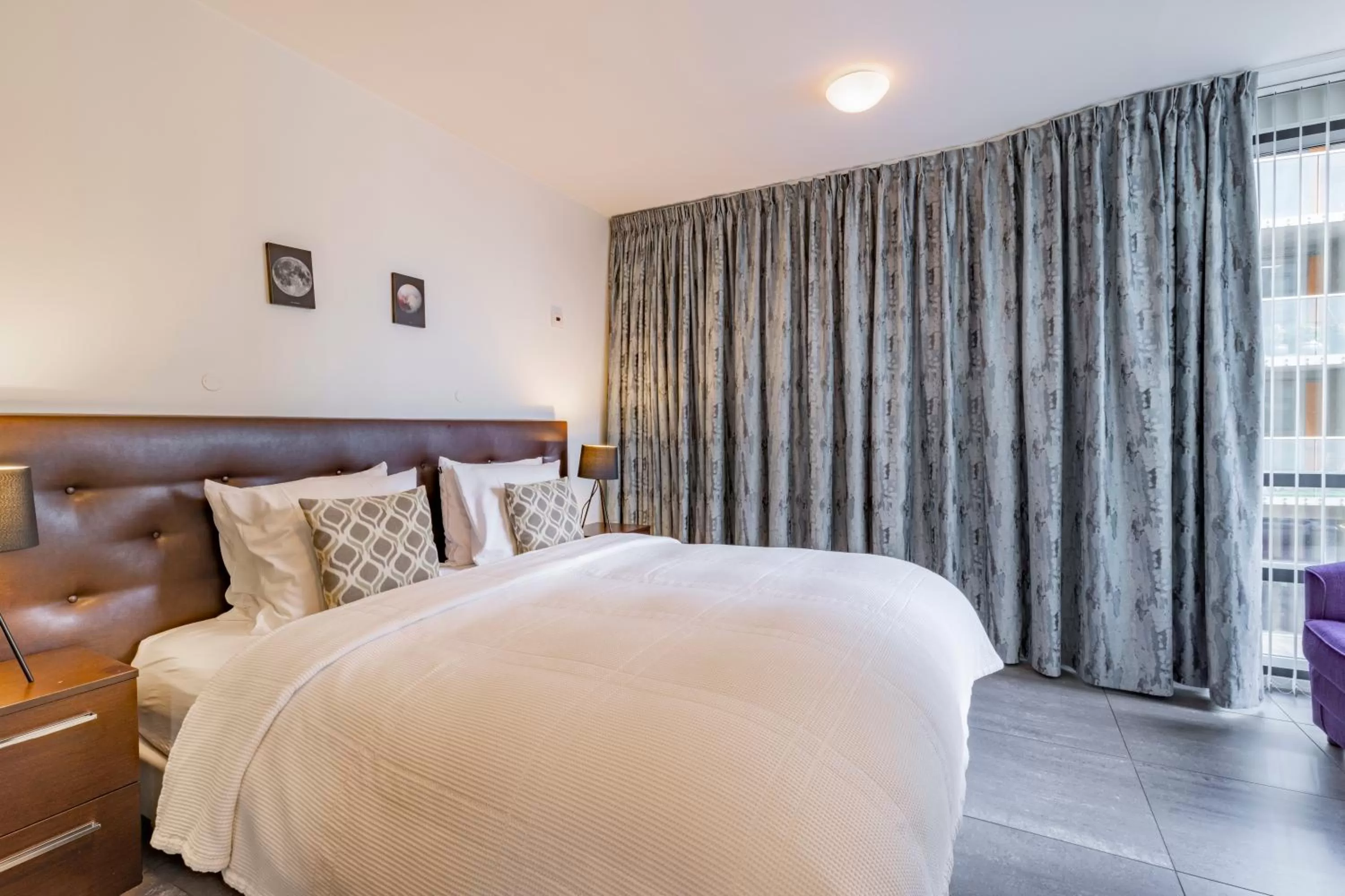 Bedroom, Bed in Black Pearl Apartment Hotel