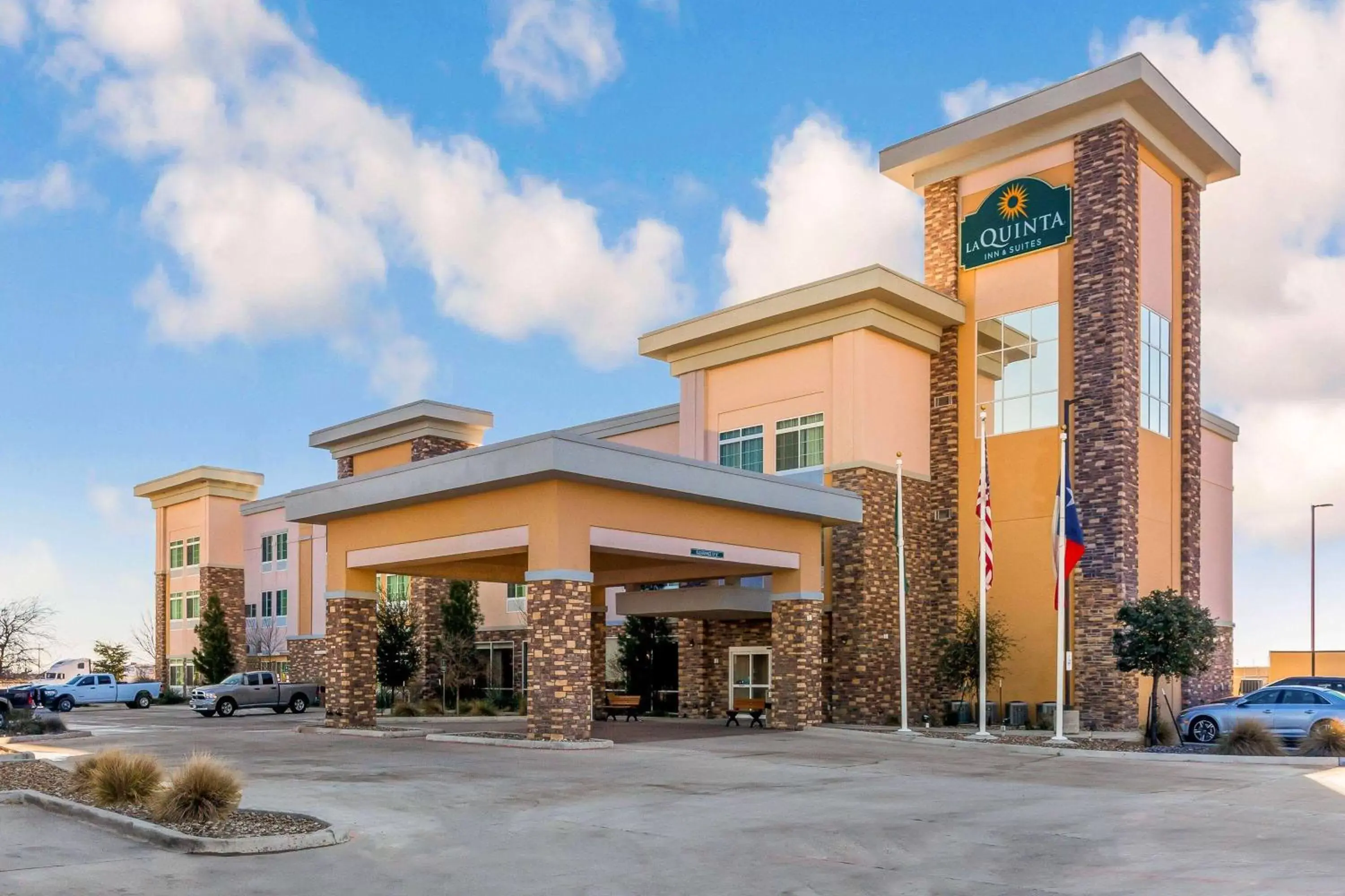 Property building in La Quinta by Wyndham Monahans Property building in La Quinta by Wyndham Monahans