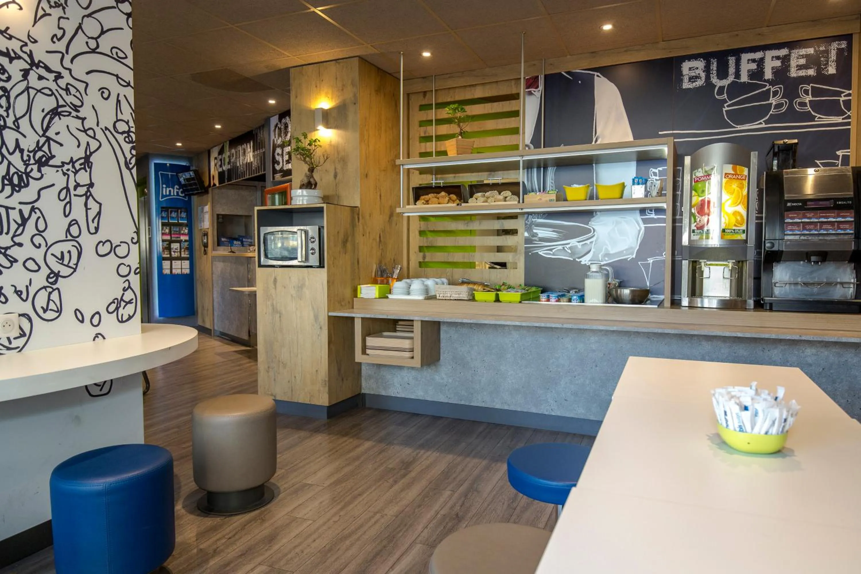 Lobby or reception in Ibis Budget Marseille Timone