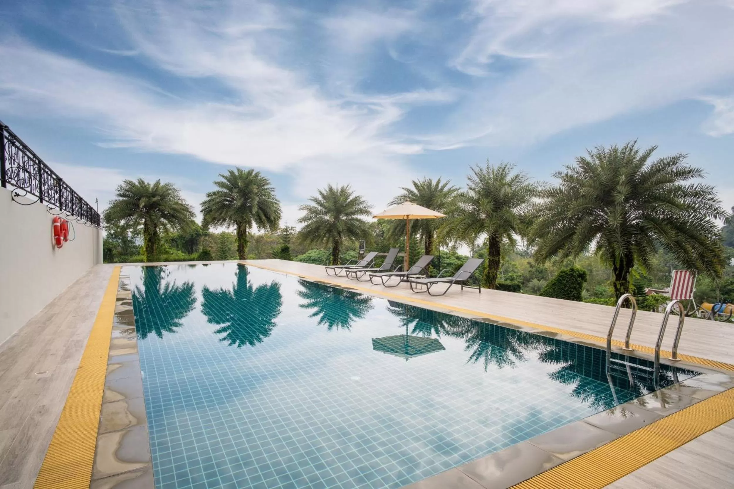 Swimming pool in Heaven View Krabi SHA