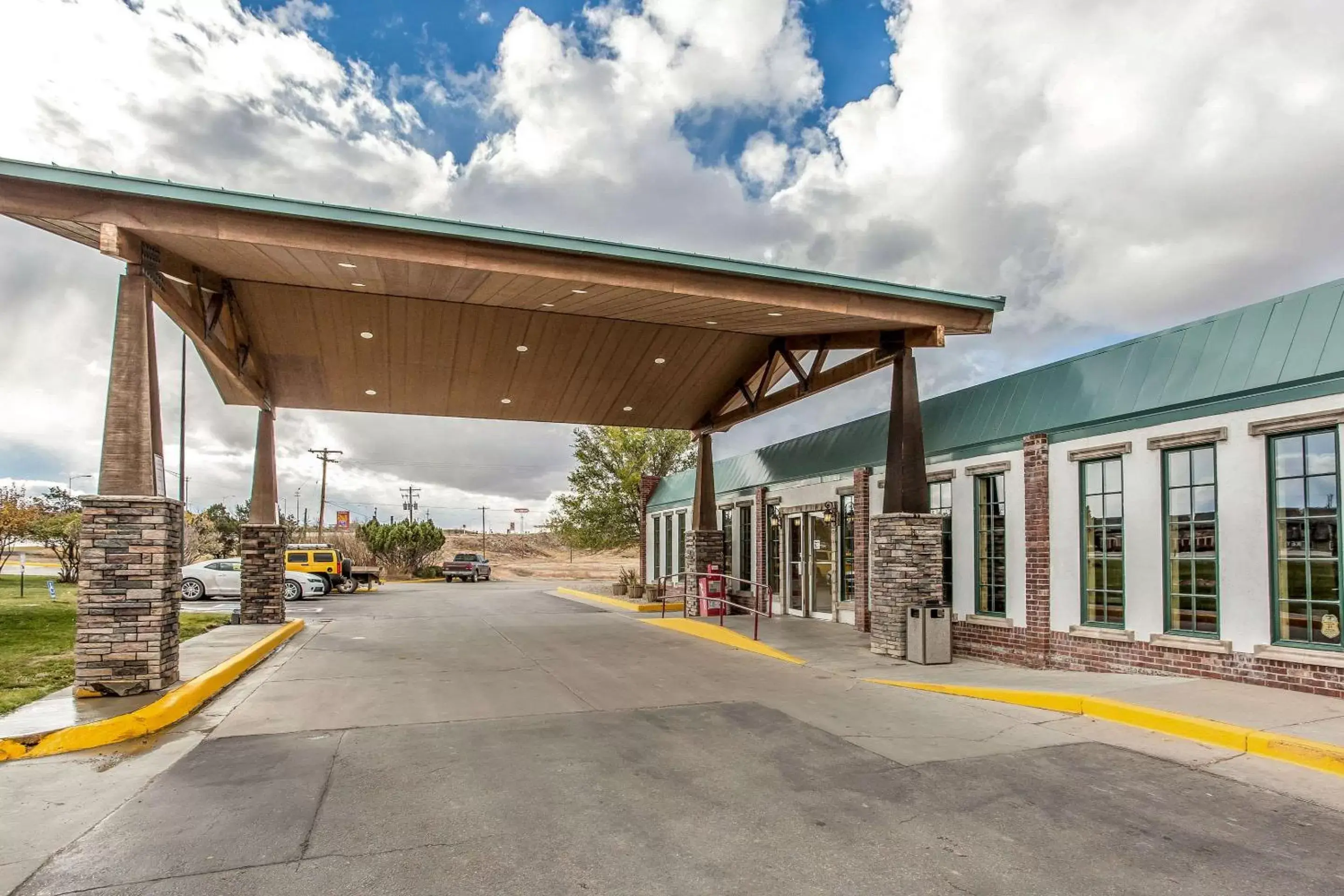 Property building in Econo Lodge