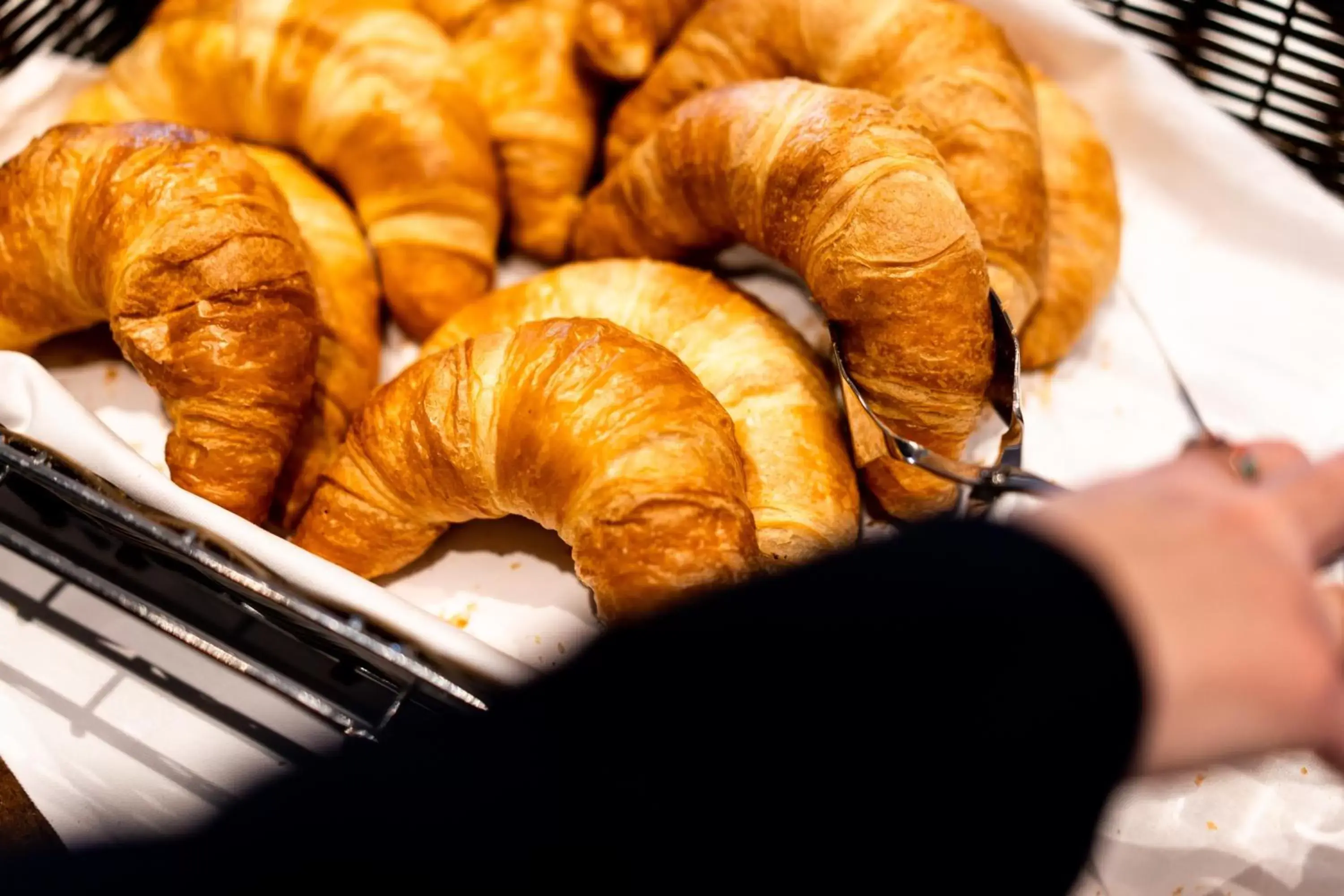 Breakfast in Glärnischhof by TRINITY