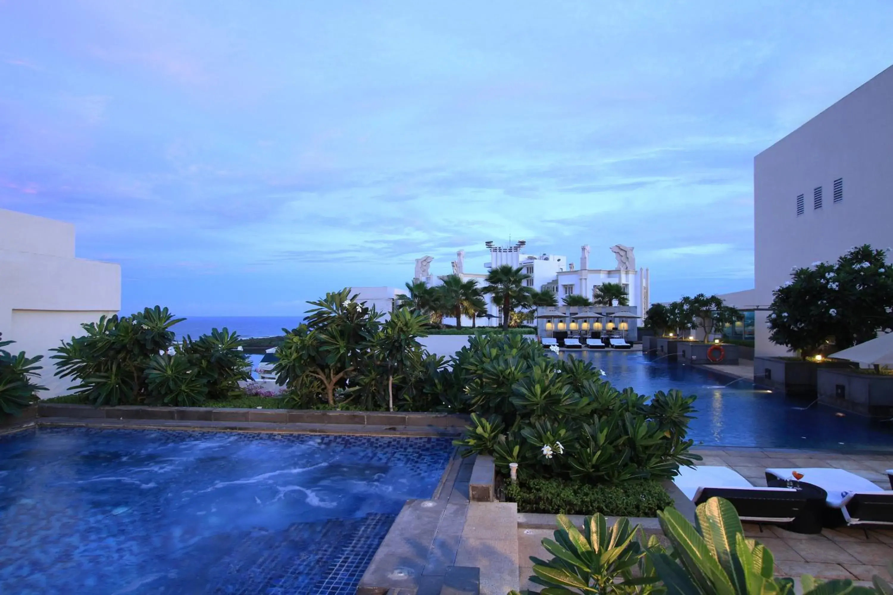 Swimming Pool in Somerset Greenways Chennai