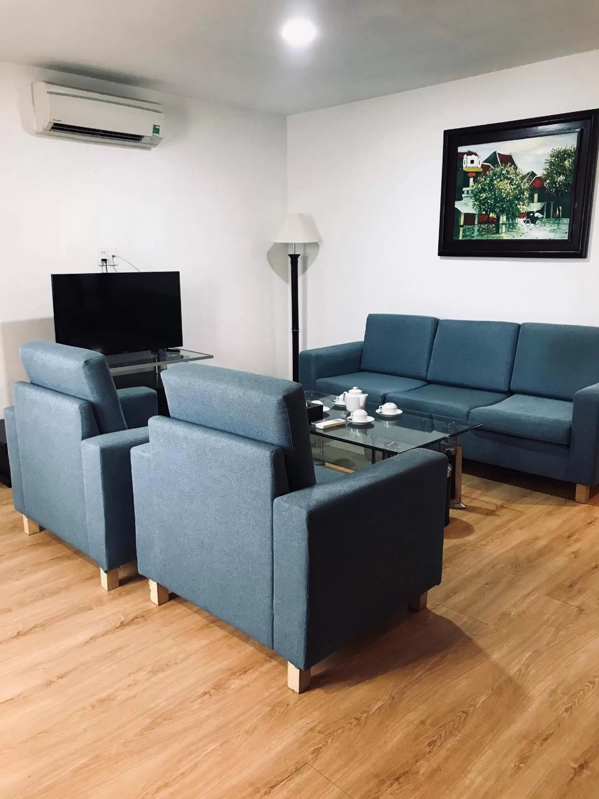 Living room in ALUNA Ben Thanh Hotel