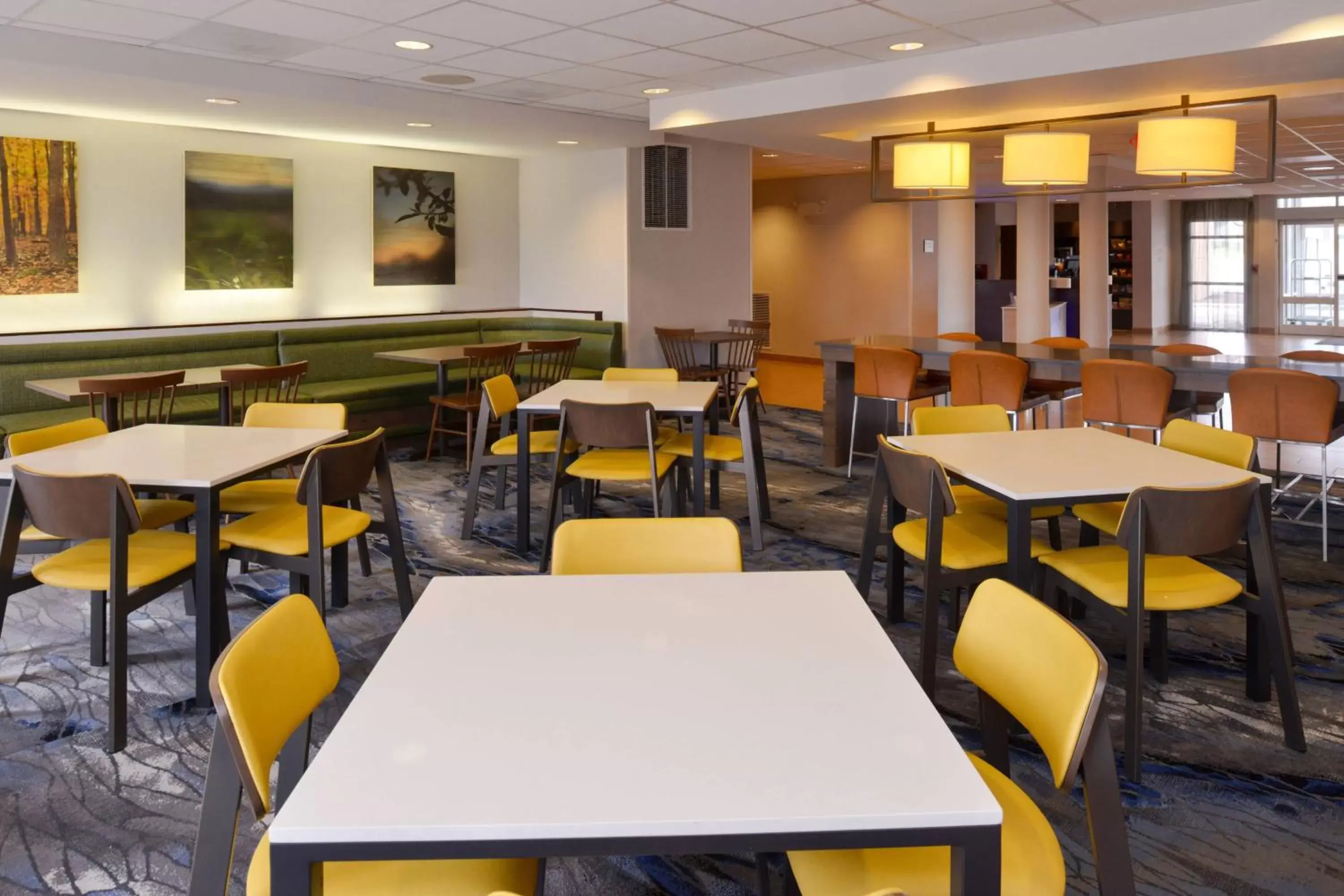 Breakfast, Restaurant/Places to Eat in Fairfield Inn & Suites by Marriott Cedar Rapids