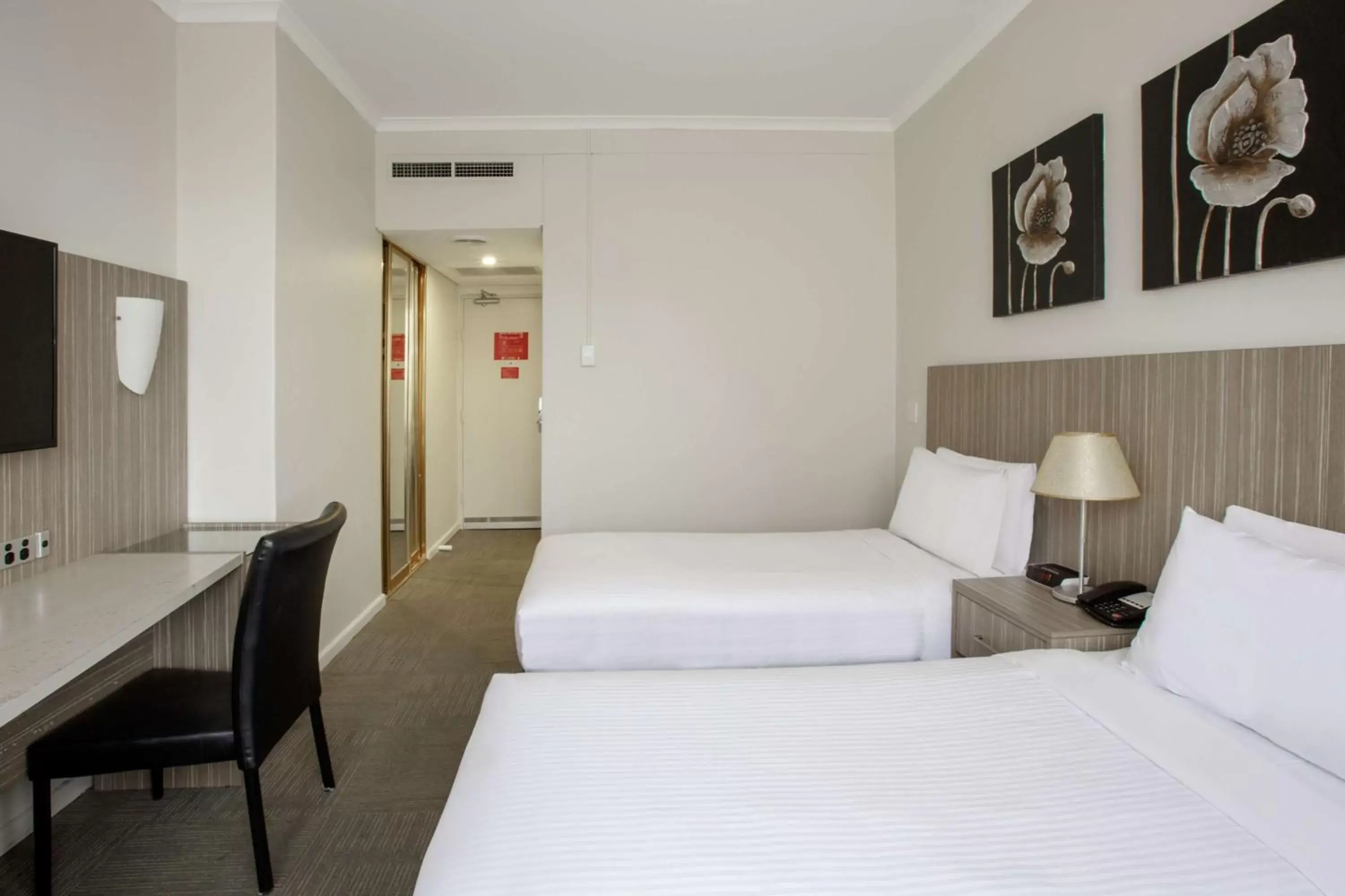 Bed in Metro Hotel Marlow Sydney Central