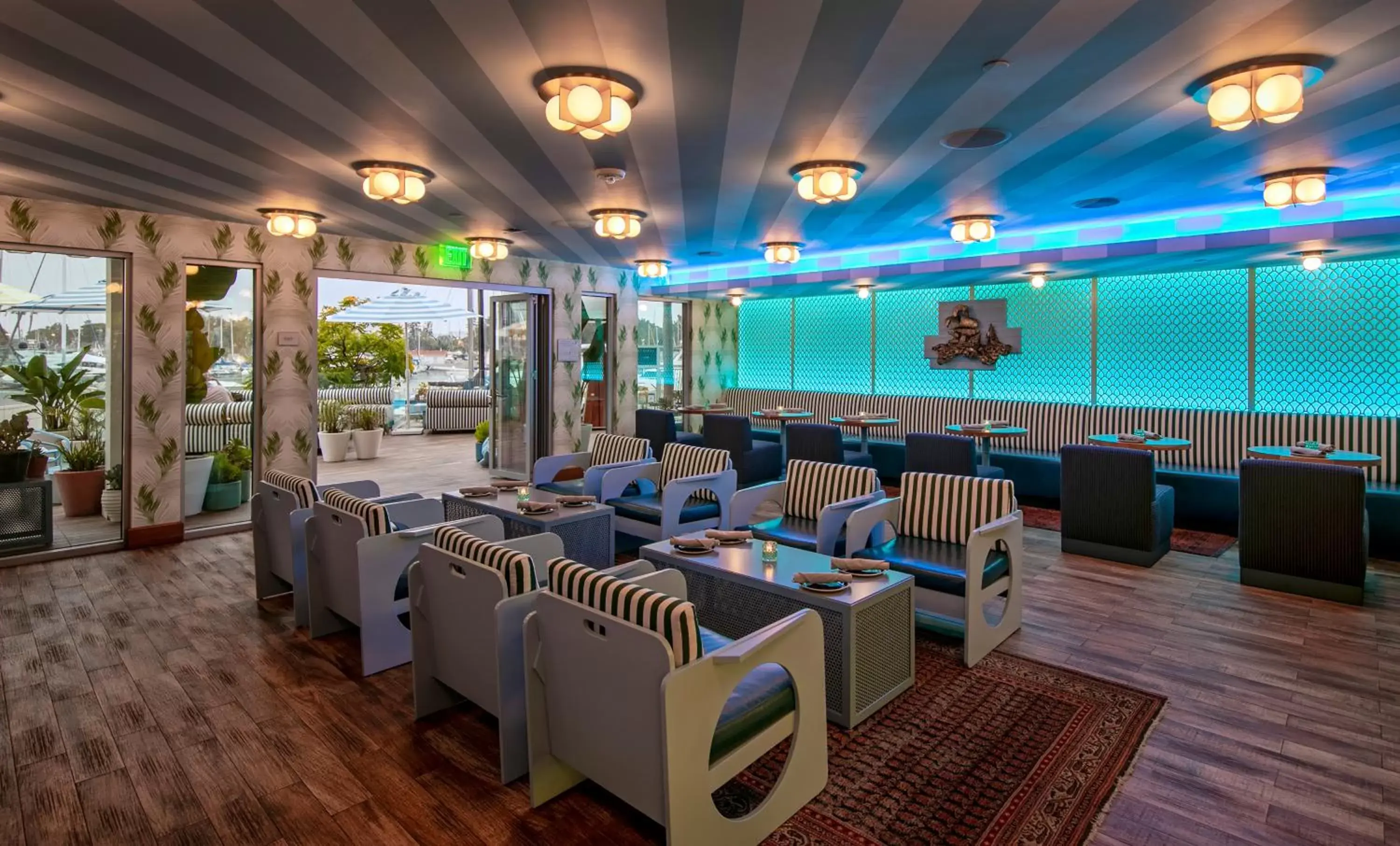 Restaurant/Places to Eat in Marina del Rey Hotel