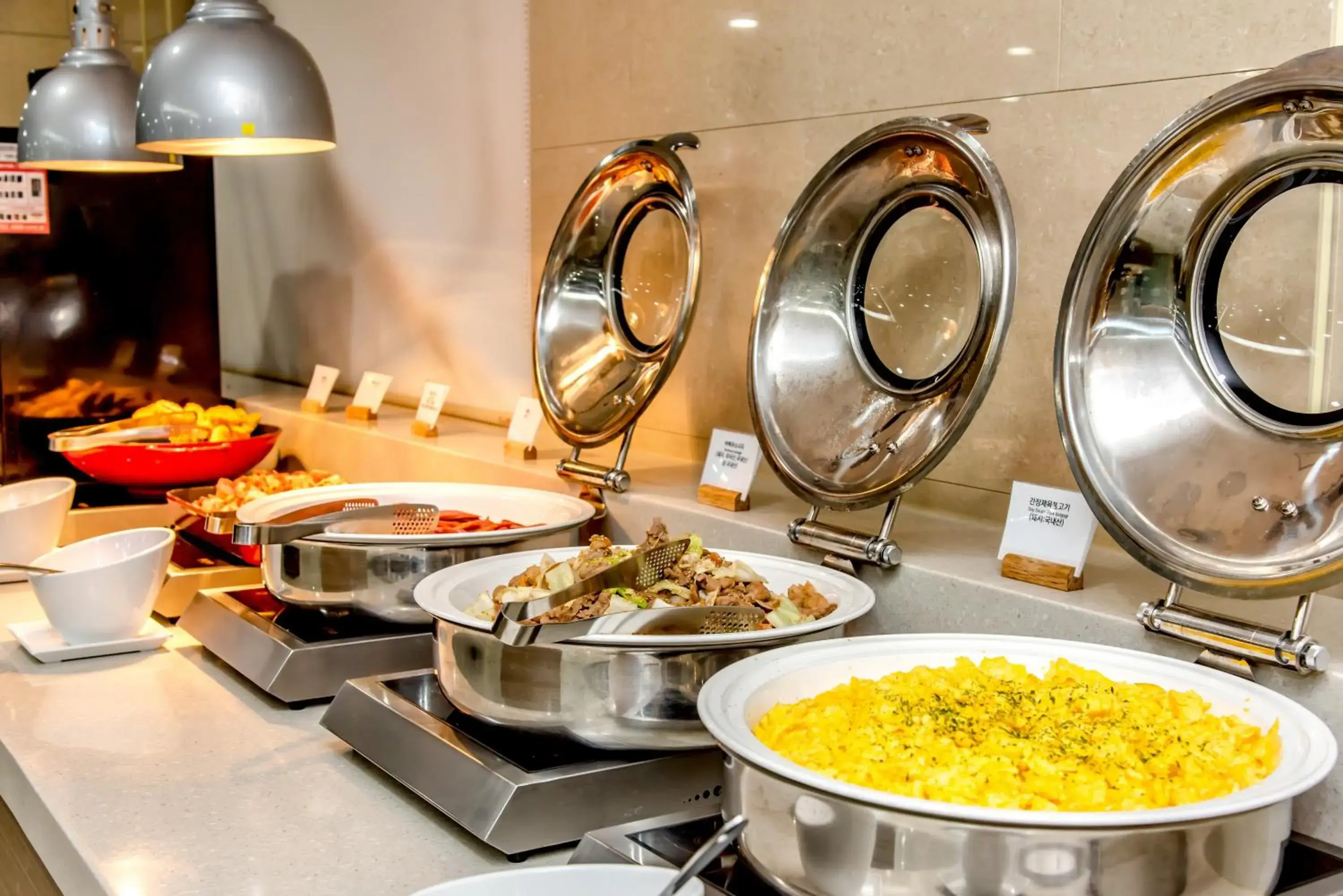 Restaurant/places to eat in Ramada by Wyndham Jeju City Hall Restaurant/places to eat in Ramada by Wyndham Jeju City Hall