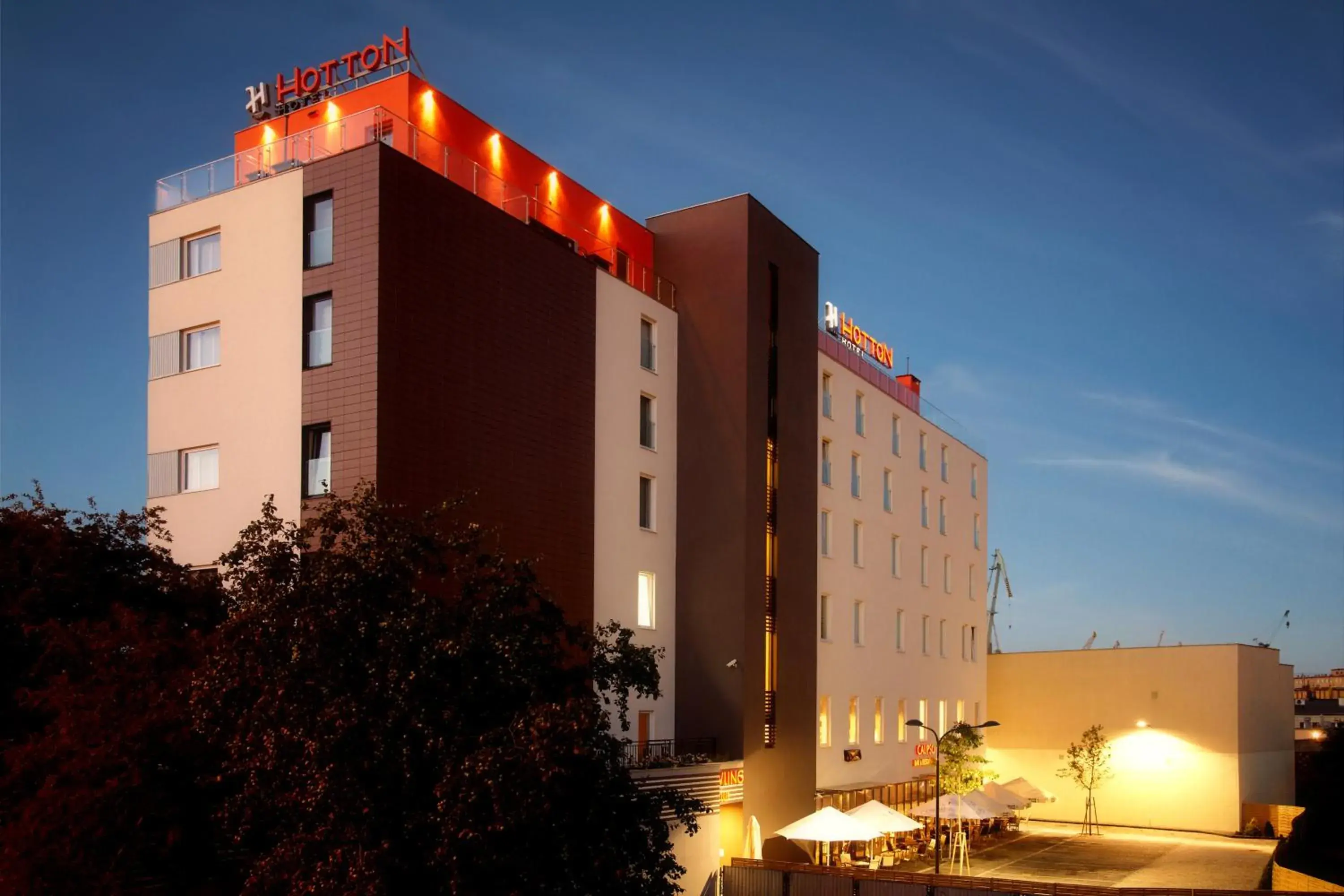 Facade/entrance, Property Building in Hotton Hotel