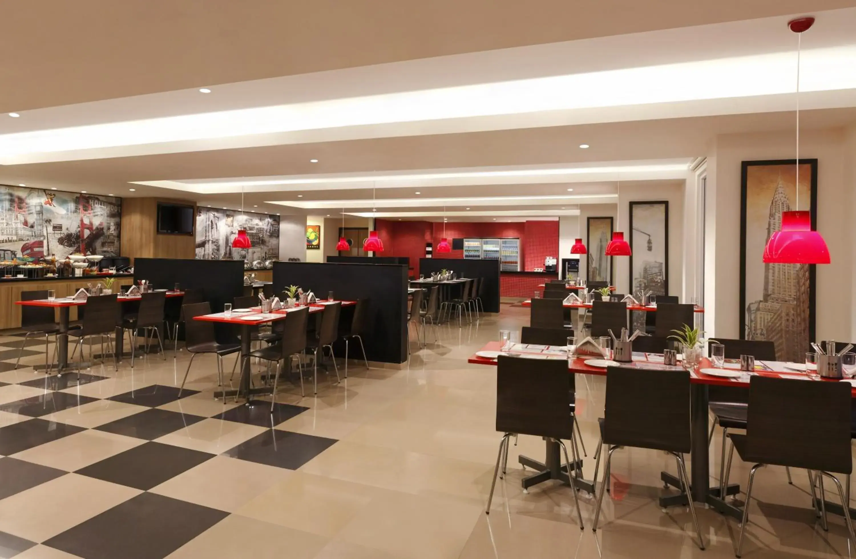 Restaurant/Places to Eat in Red Fox Hotel, Jaipur