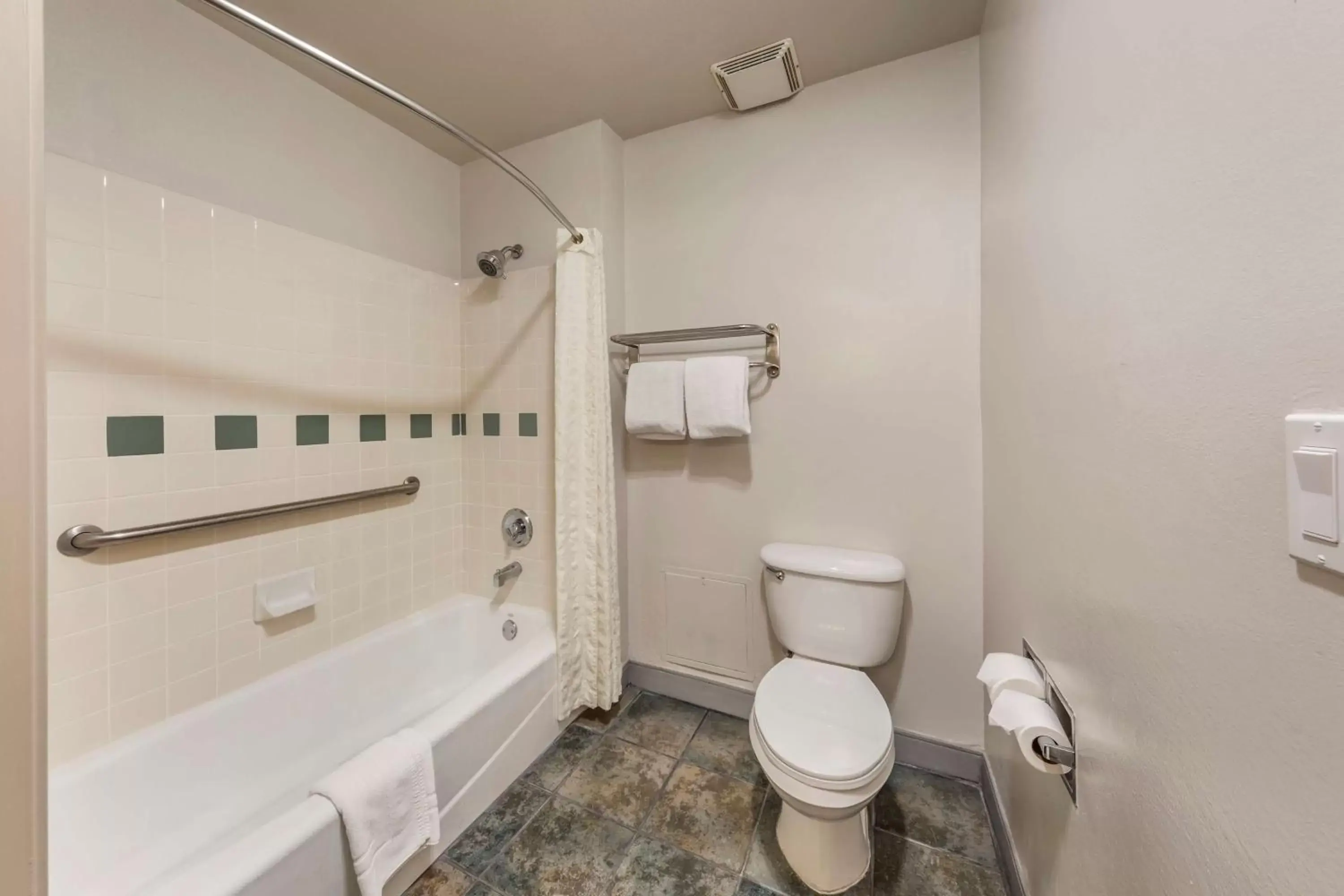 Bathroom in Best Western Plus John Jay Inn & Suites