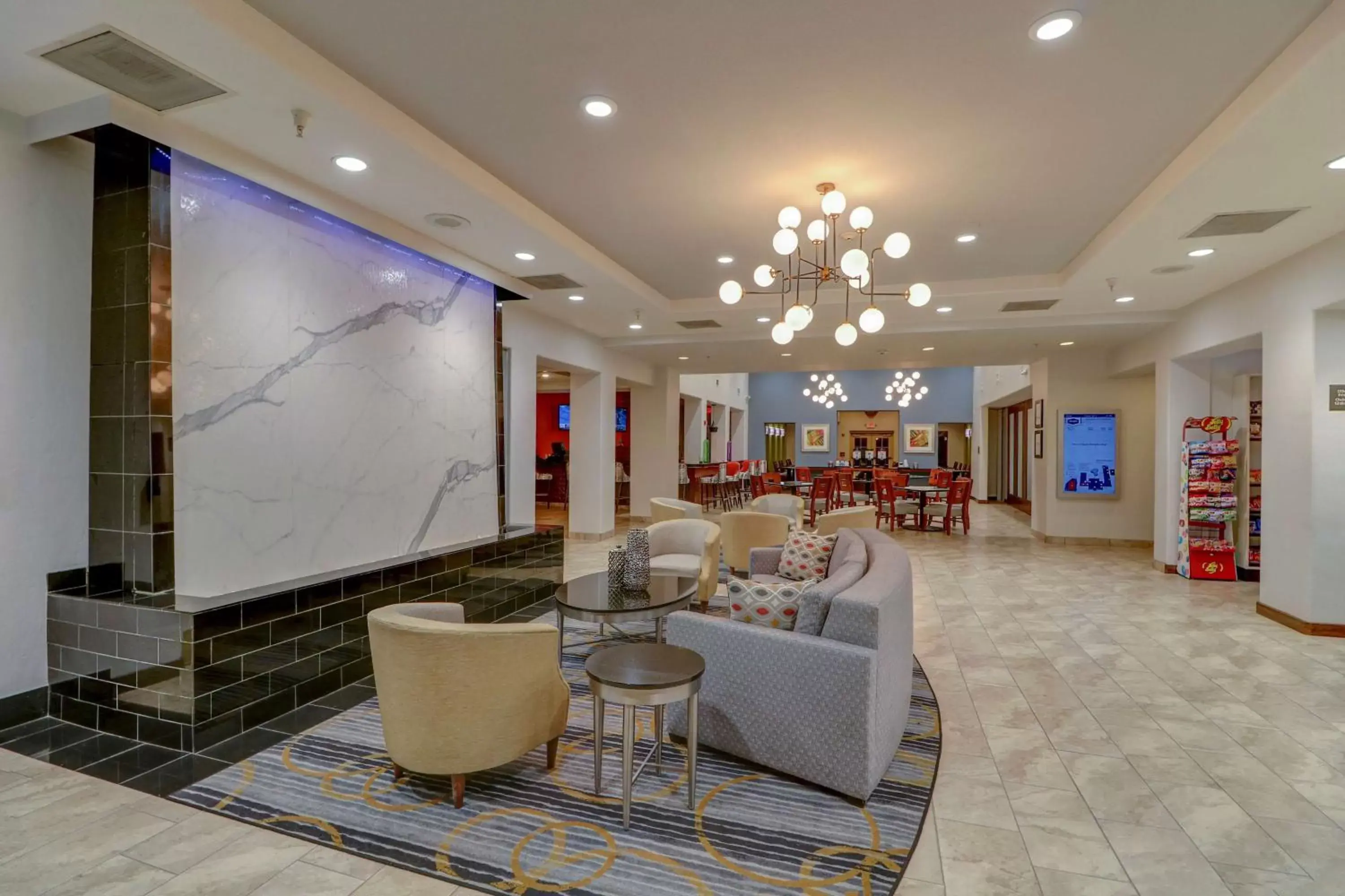 Lobby or reception in Hampton Inn Tropicana