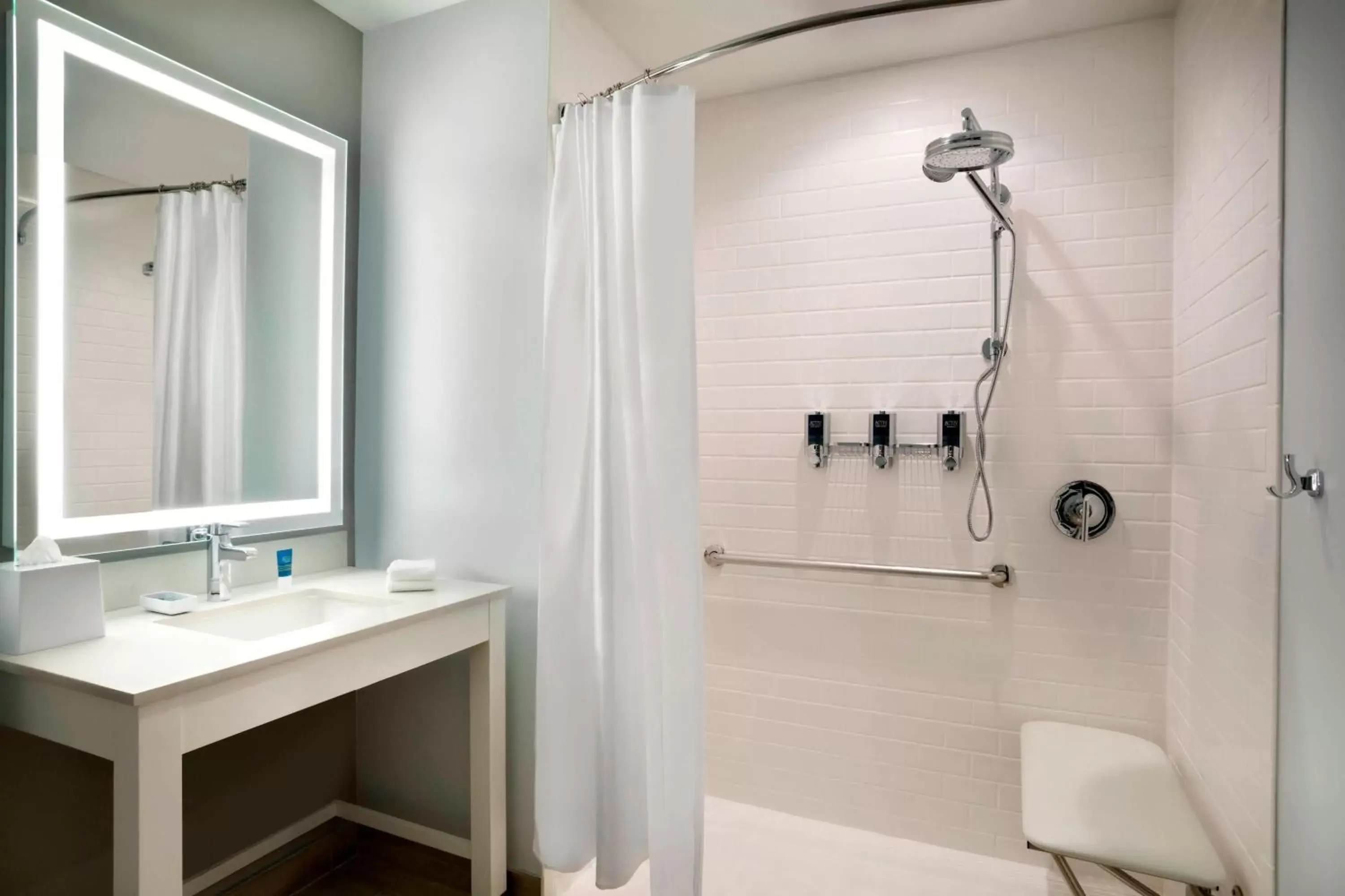 Bathroom in Four Points by Sheraton Miami Airport
