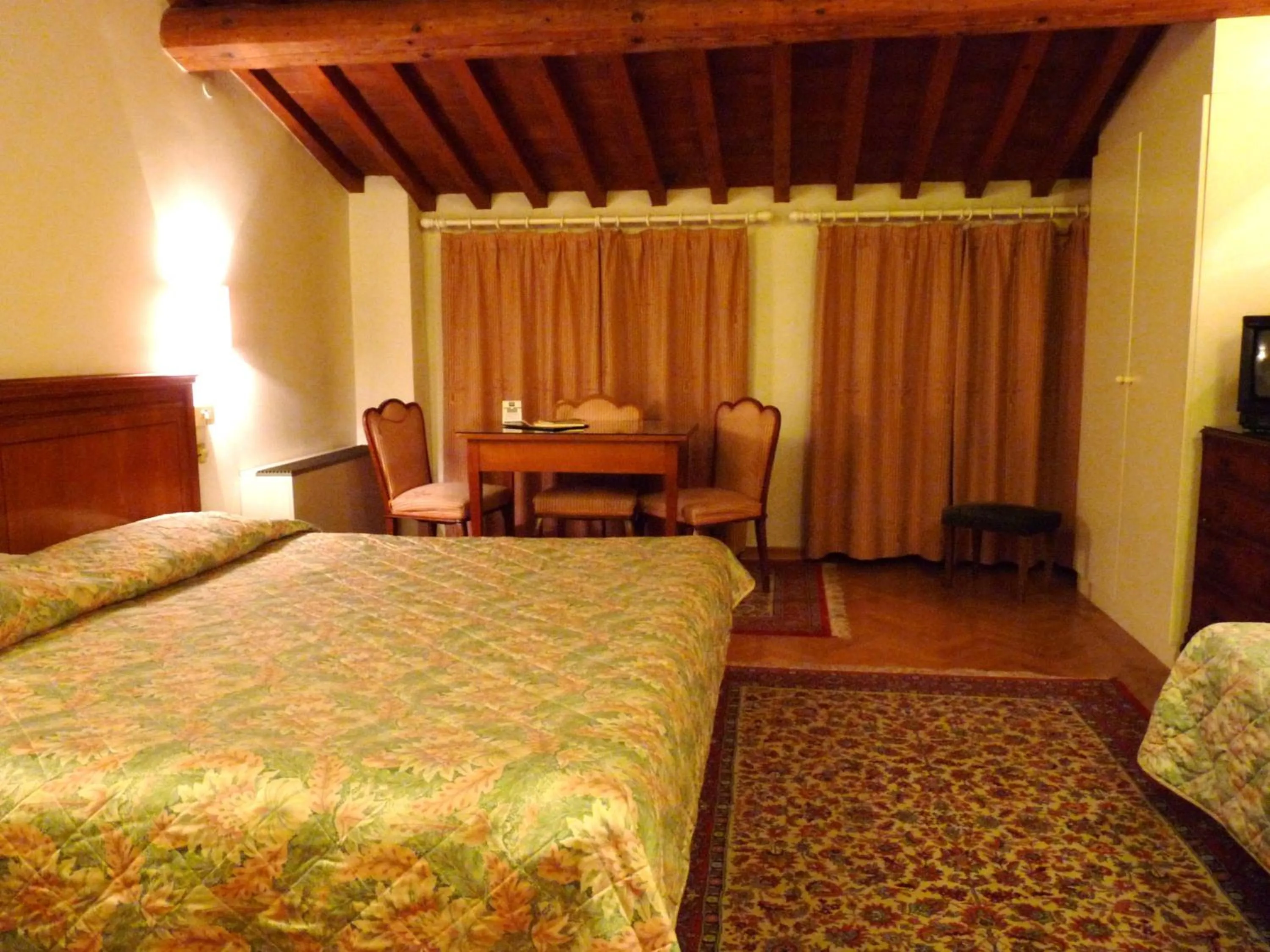 Photo of the whole room, Bed in Classic Hotel