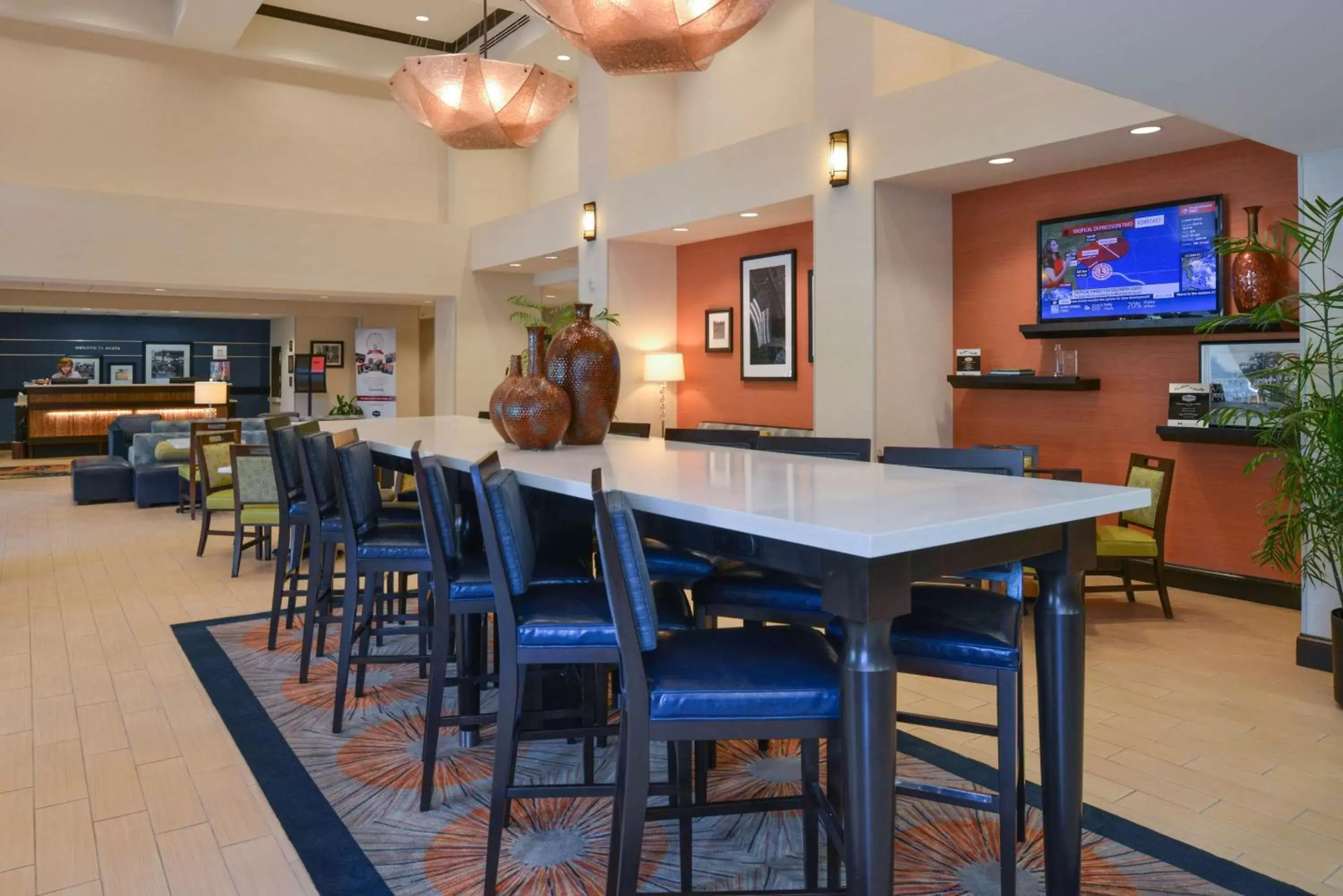 Lobby or reception, Lounge/Bar in Hampton Inn & Suites - Ocala