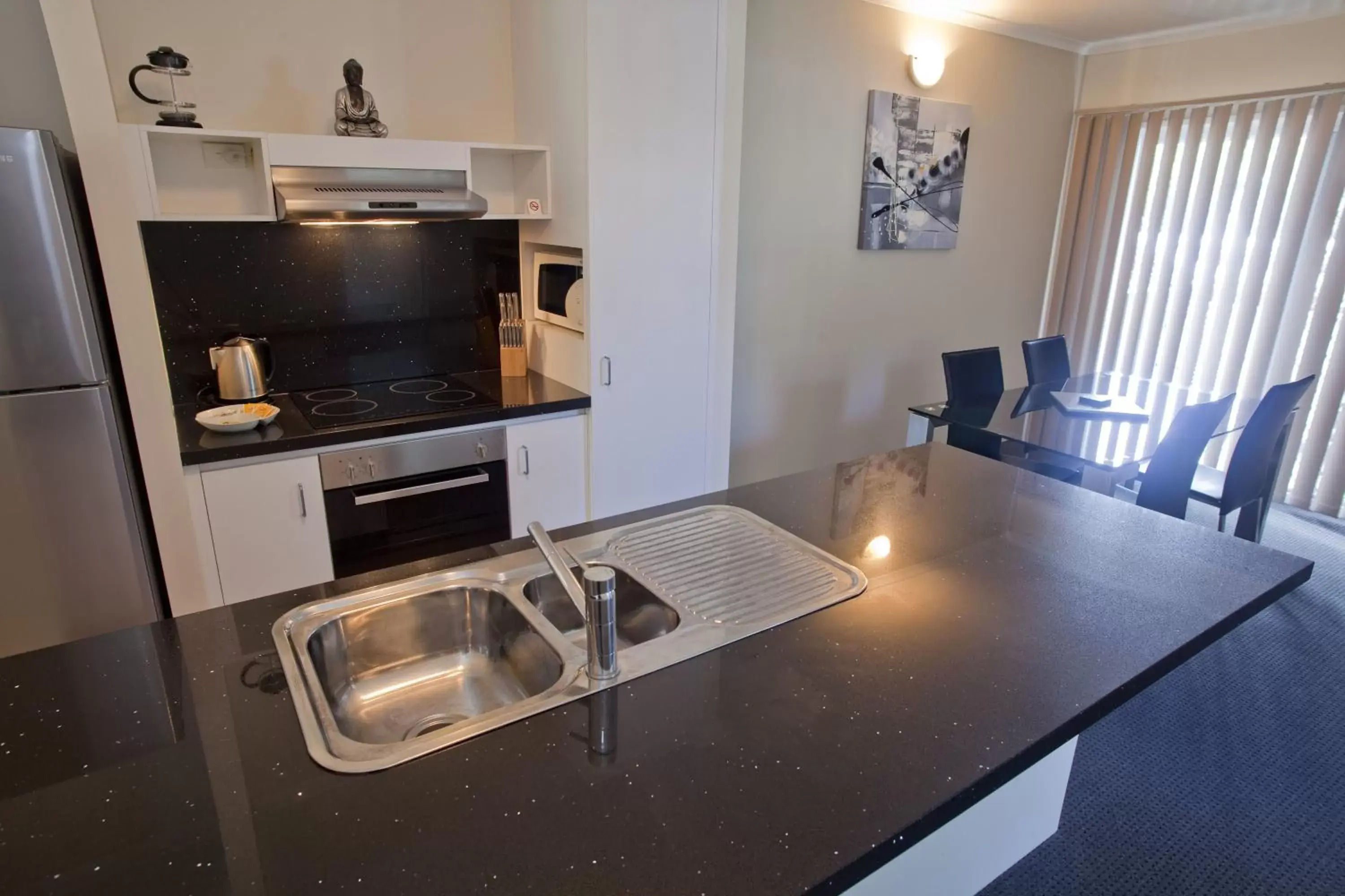 Coffee/tea facilities, Kitchen/Kitchenette in Marlin Cove Holiday Resort
