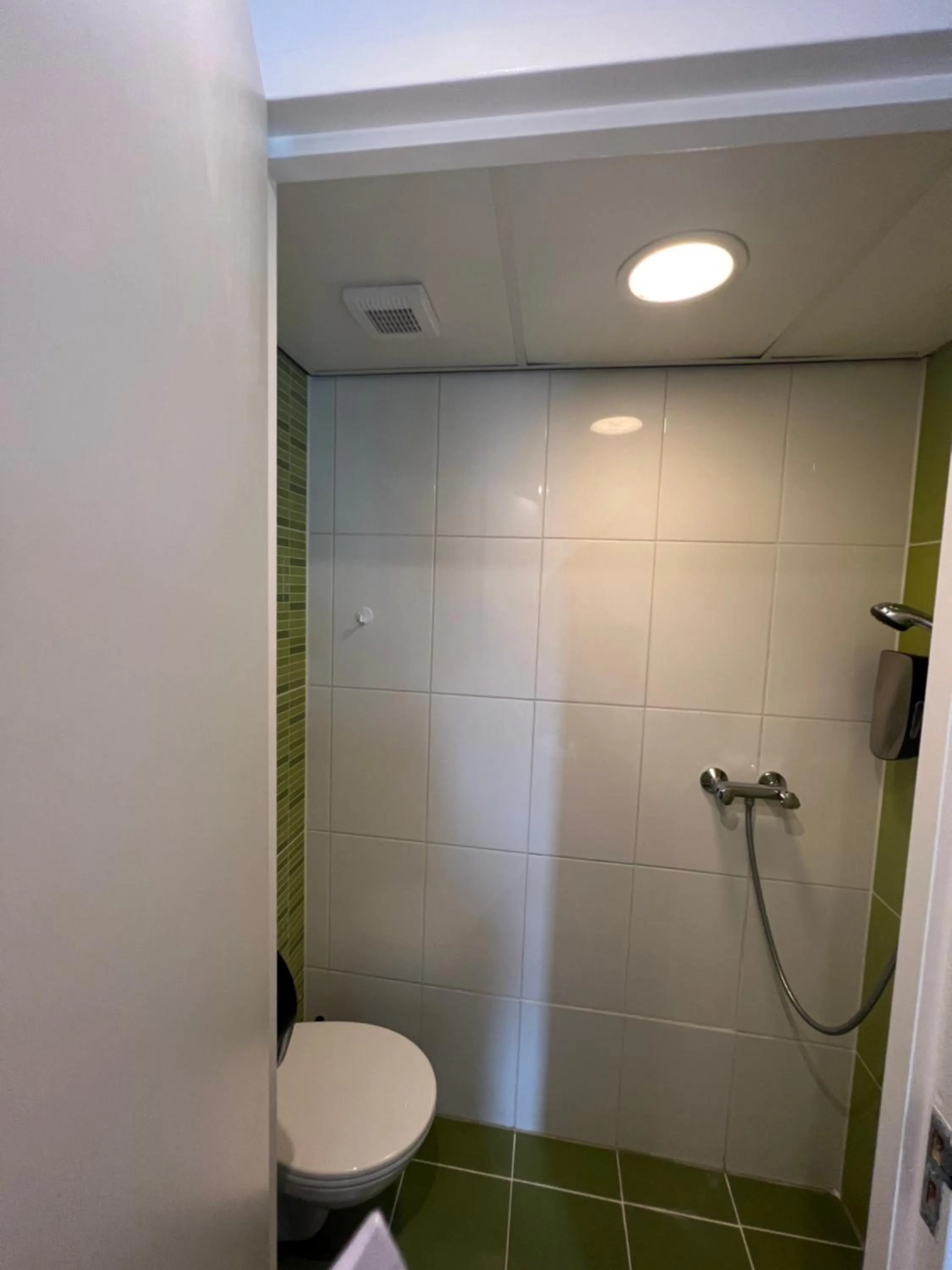 Shower in MAX Hotel Amsterdam