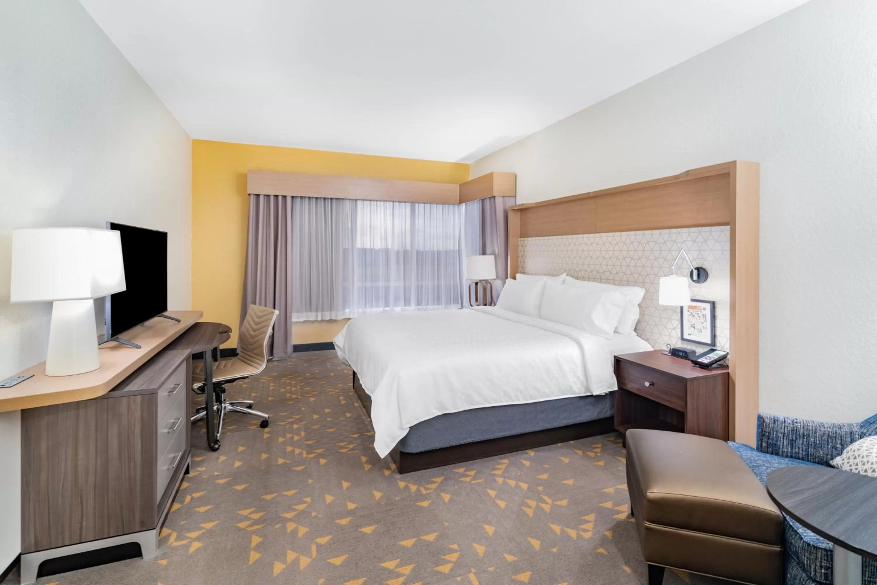 Photo of the whole room, Bed in Holiday Inn Southaven Central - Memphis by IHG