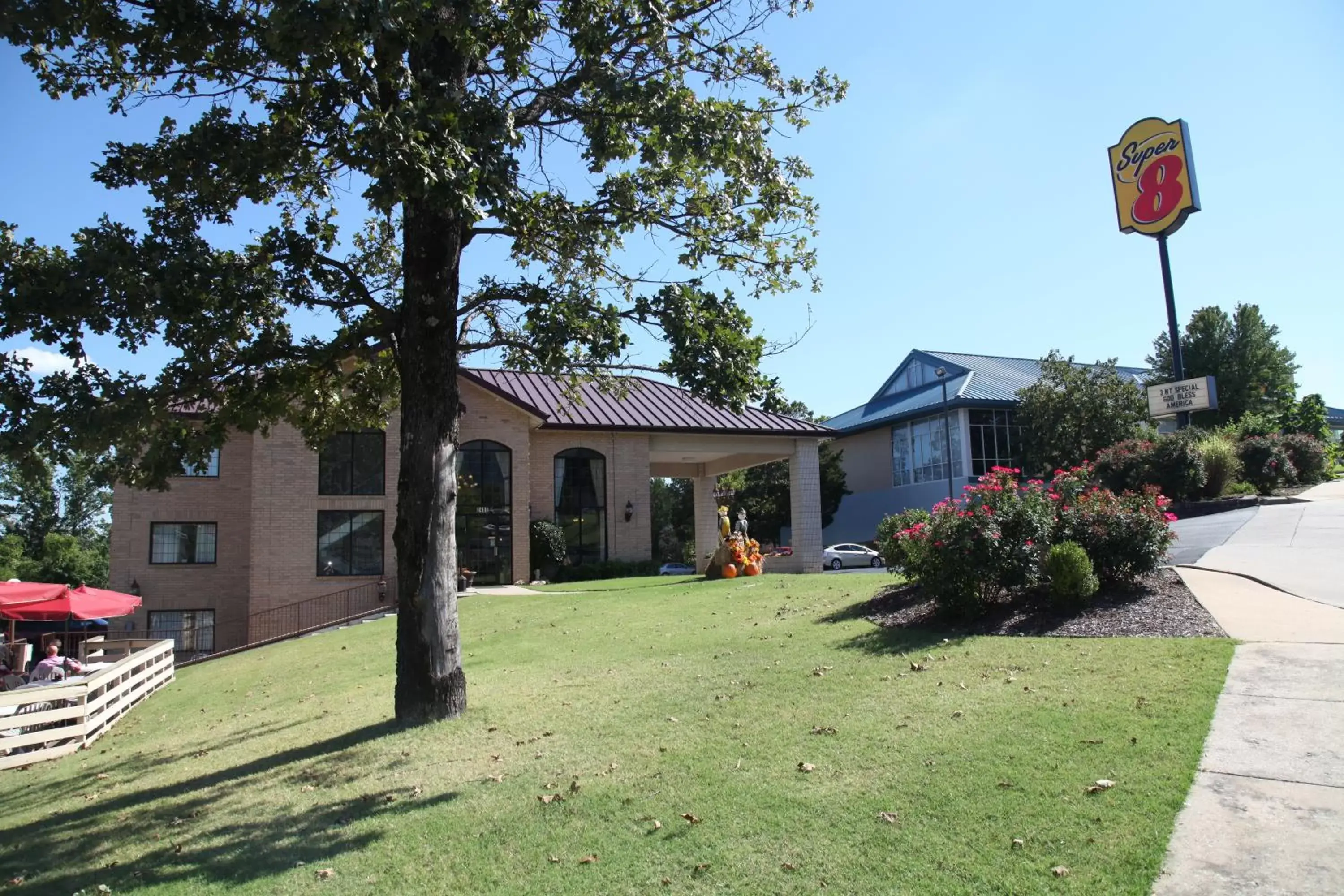 Facade/entrance, Property Building in Super 8 by Wyndham Branson/Andy Williams Theatre