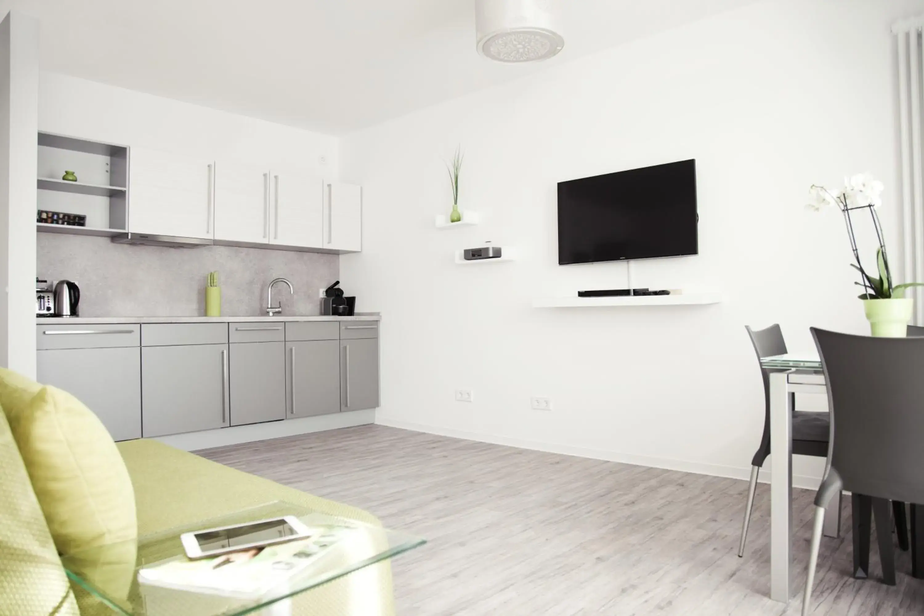 TV and multimedia, Kitchen/Kitchenette in Apartments Rosenthal Residence