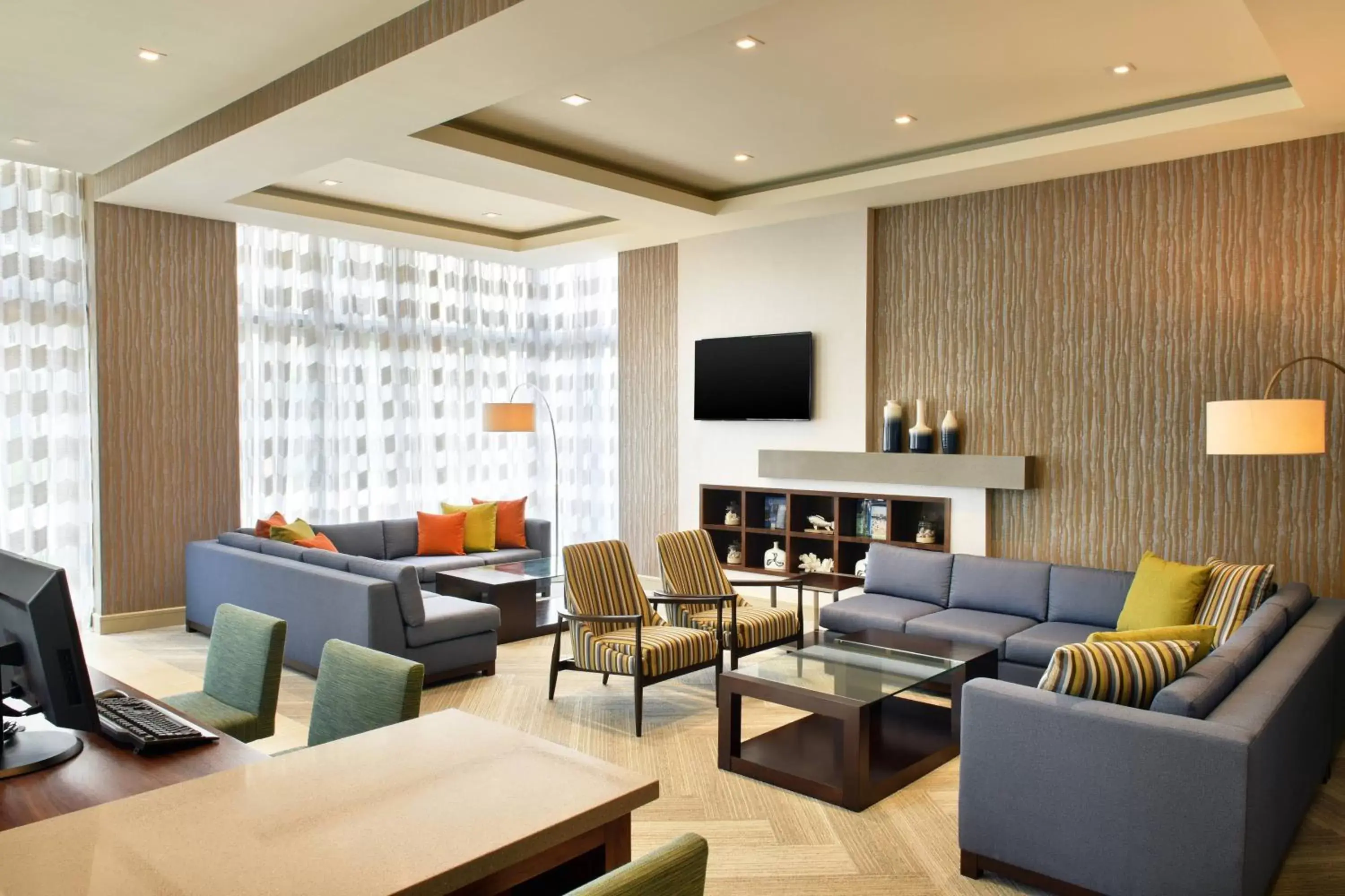 Business facilities, Seating Area in Four Points by Sheraton Coral Gables